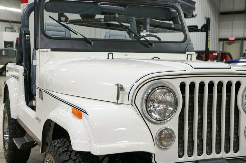 Used 1982 Jeep CJ7 LIMITED 4WD / 4.2L I6 / 5-SPEED MANUAL / NEW 30-INCH BFG TIRES for sale Sold at Formula Imports in Charlotte NC 28227 39