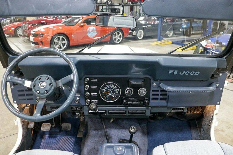 Used 1982 Jeep CJ7 LIMITED 4WD / 4.2L I6 / 5-SPEED MANUAL / NEW 30-INCH BFG TIRES for sale Sold at Formula Imports in Charlotte NC 28227 40