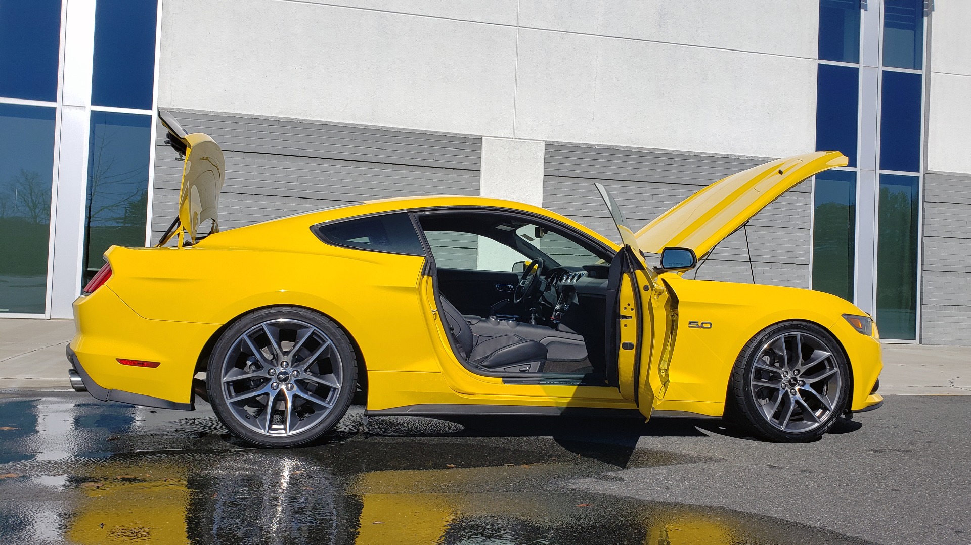 Used 2015 Ford MUSTANG GT 5.0L COUPE PREMIUM / 6-SPD MAN / SHAKER AUDIO / NAV for sale Sold at Formula Imports in Charlotte NC 28227 7