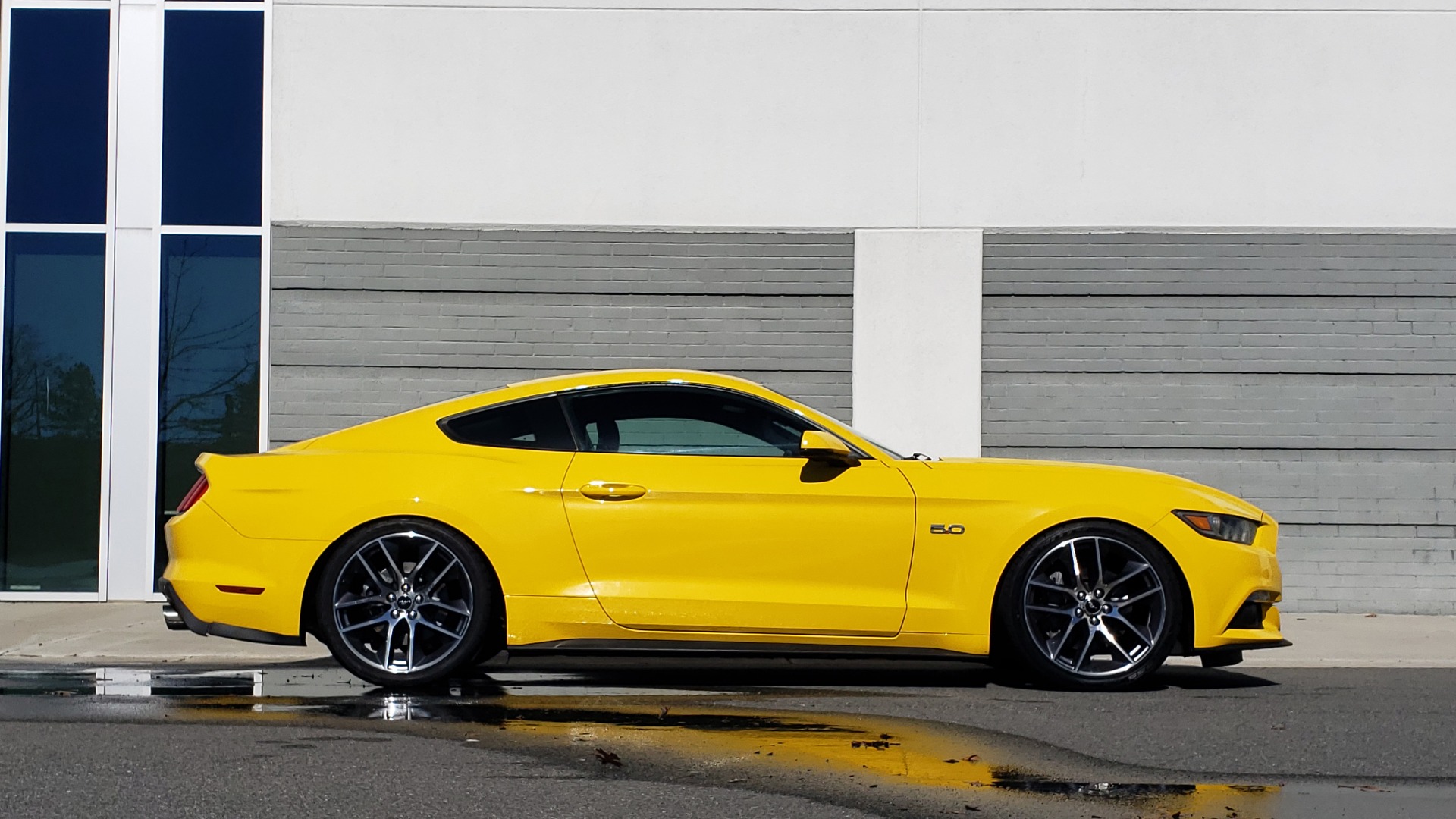 Used 2015 Ford MUSTANG GT 5.0L COUPE PREMIUM / 6-SPD MAN / SHAKER AUDIO / NAV for sale Sold at Formula Imports in Charlotte NC 28227 8