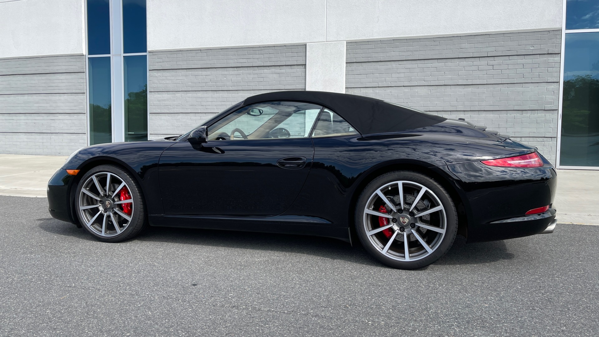 Used 2013 Porsche 911 CARRERA CABRIOLET / PDK / NAV / BOSE / HTD STS / PDLS for sale Sold at Formula Imports in Charlotte NC 28227 6