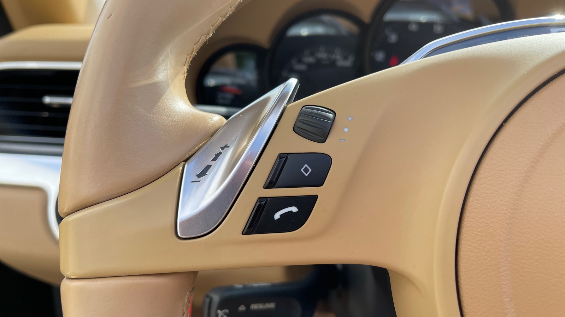 Used 2013 Porsche 911 CARRERA CABRIOLET / PDK / NAV / BOSE / HTD STS / PDLS for sale Sold at Formula Imports in Charlotte NC 28227 62