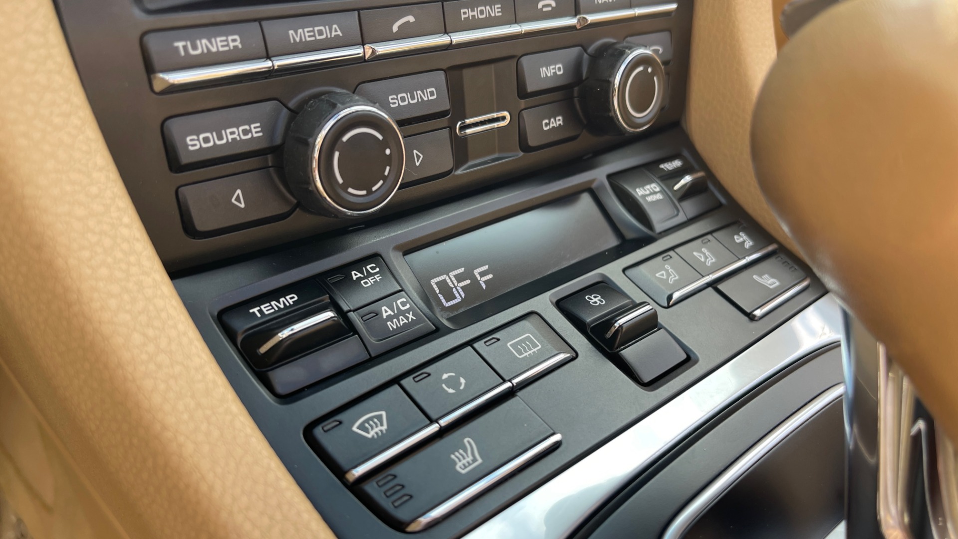 Used 2013 Porsche 911 Carrera PDK//SPORT CHRONO // PWR STEERING PLUS for sale Sold at Formula Imports in Charlotte NC 28227 71