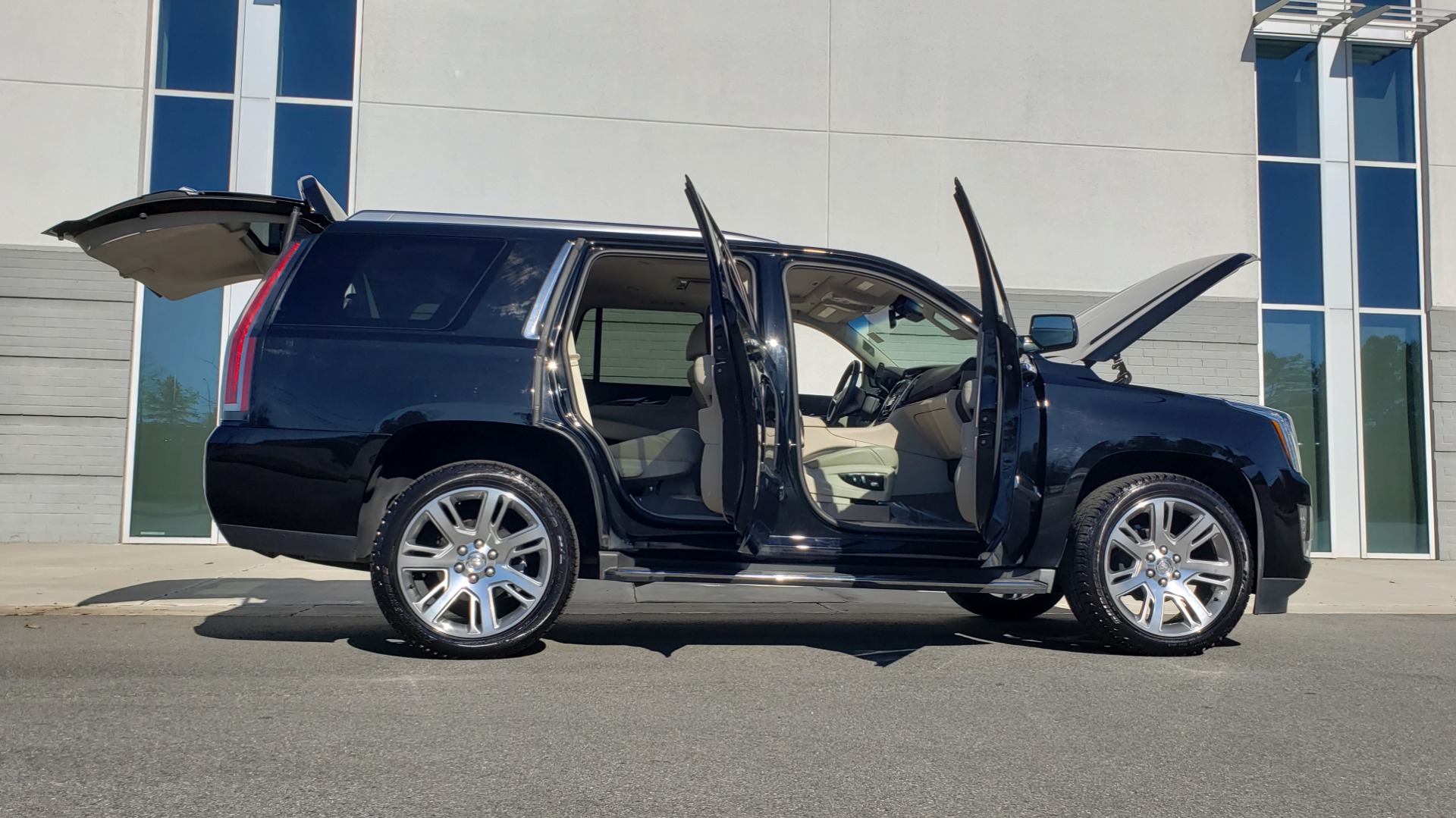 Used 2015 Cadillac ESCALADE PREMIUM 4WD / NAV / SUNROOF / REARVIEW / 3-ROW for sale Sold at Formula Imports in Charlotte NC 28227 12