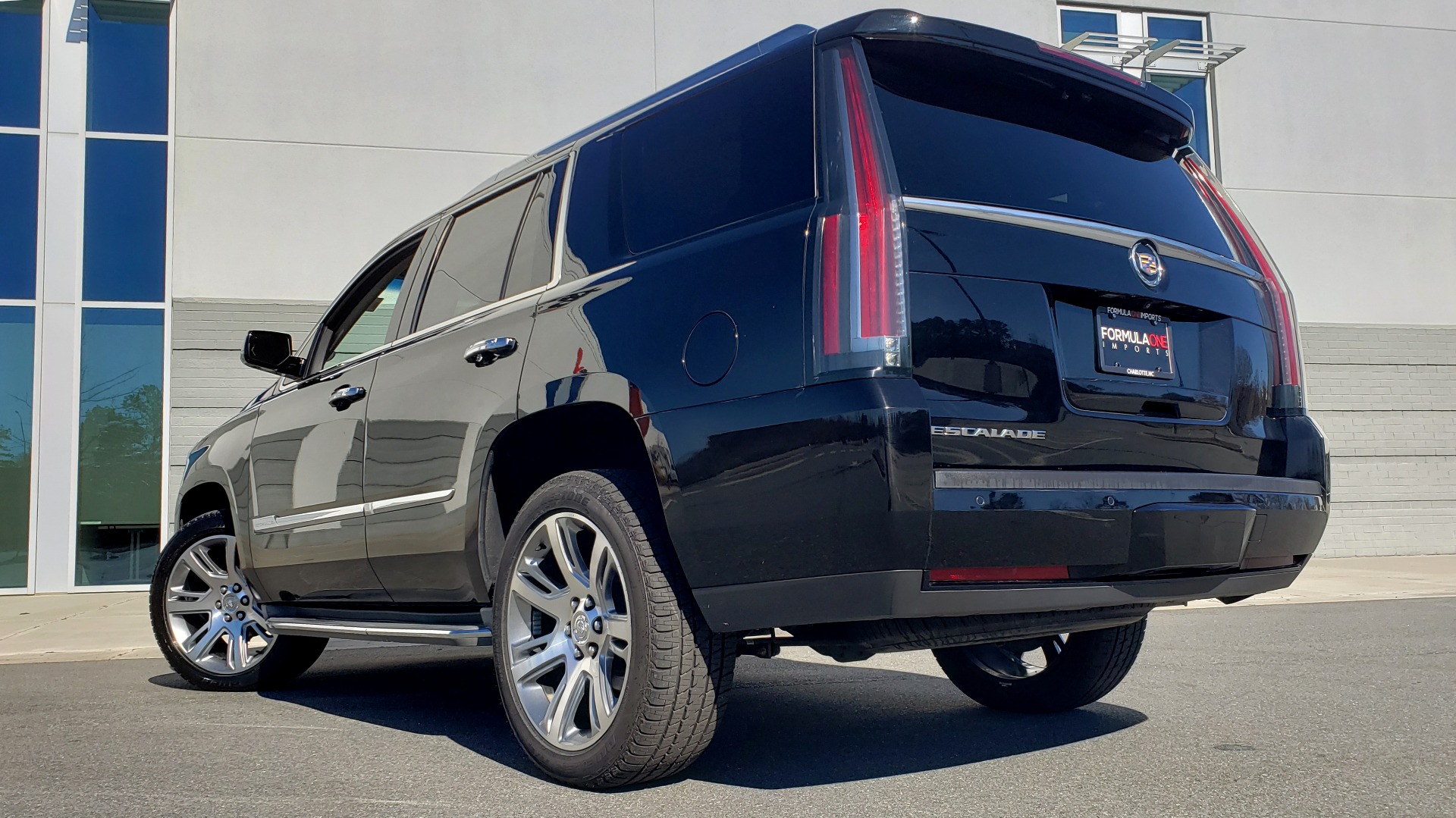 Used 2015 Cadillac ESCALADE PREMIUM 4WD / NAV / SUNROOF / REARVIEW / 3-ROW for sale Sold at Formula Imports in Charlotte NC 28227 2