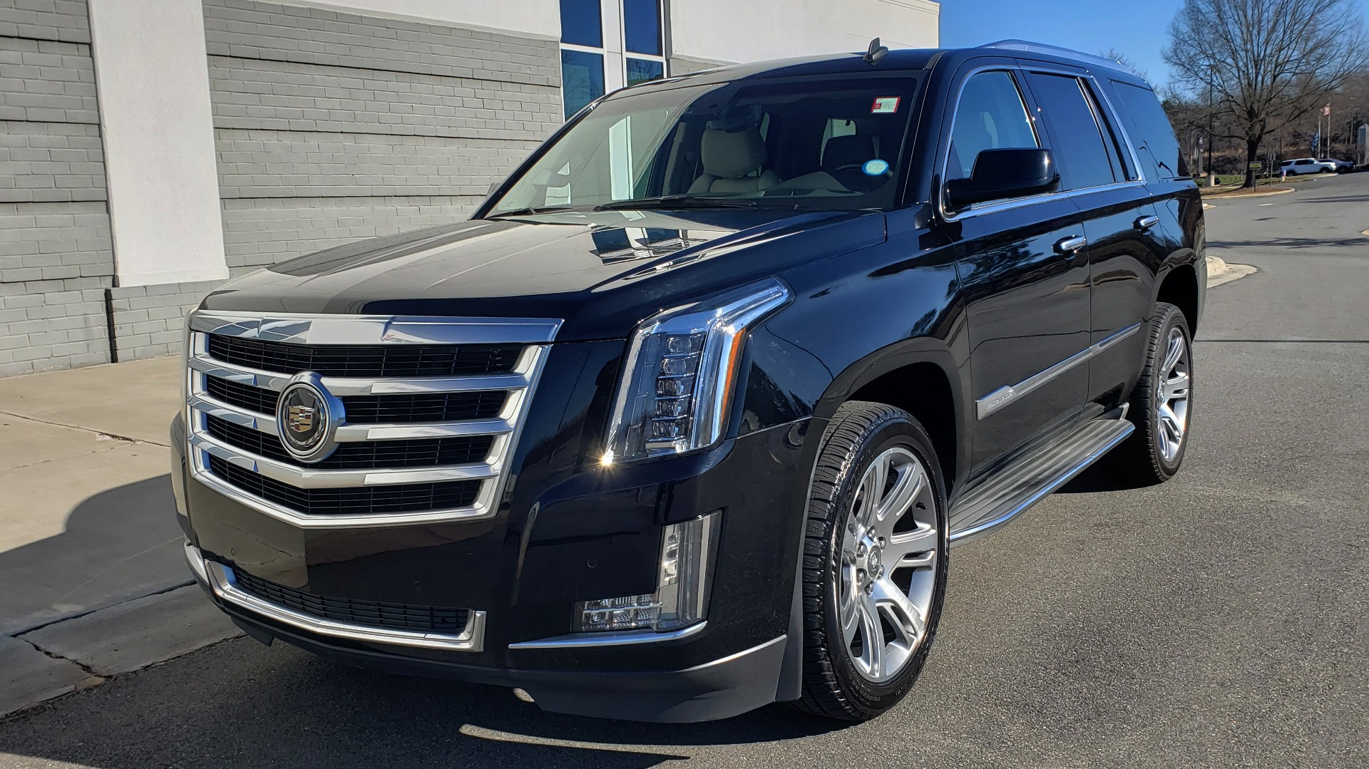 Used 2015 Cadillac ESCALADE PREMIUM 4WD / NAV / SUNROOF / REARVIEW / 3-ROW for sale Sold at Formula Imports in Charlotte NC 28227 3