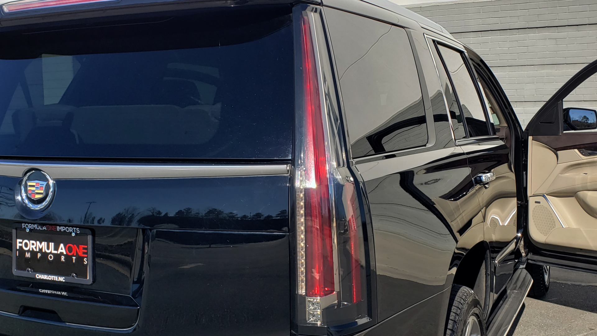 Used 2015 Cadillac ESCALADE PREMIUM 4WD / NAV / SUNROOF / REARVIEW / 3-ROW for sale Sold at Formula Imports in Charlotte NC 28227 30