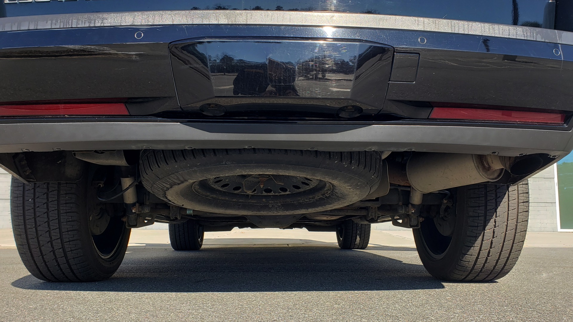 Used 2015 Cadillac ESCALADE PREMIUM 4WD / NAV / SUNROOF / REARVIEW / 3-ROW for sale Sold at Formula Imports in Charlotte NC 28227 32