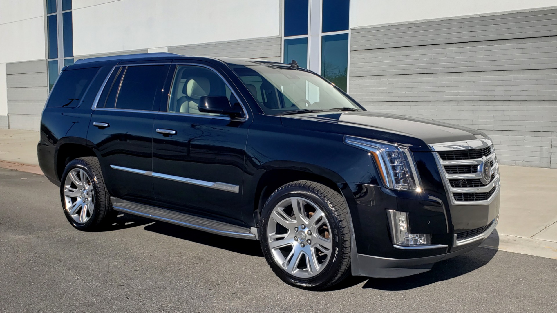 Used 2015 Cadillac ESCALADE PREMIUM 4WD / NAV / SUNROOF / REARVIEW / 3-ROW for sale Sold at Formula Imports in Charlotte NC 28227 6