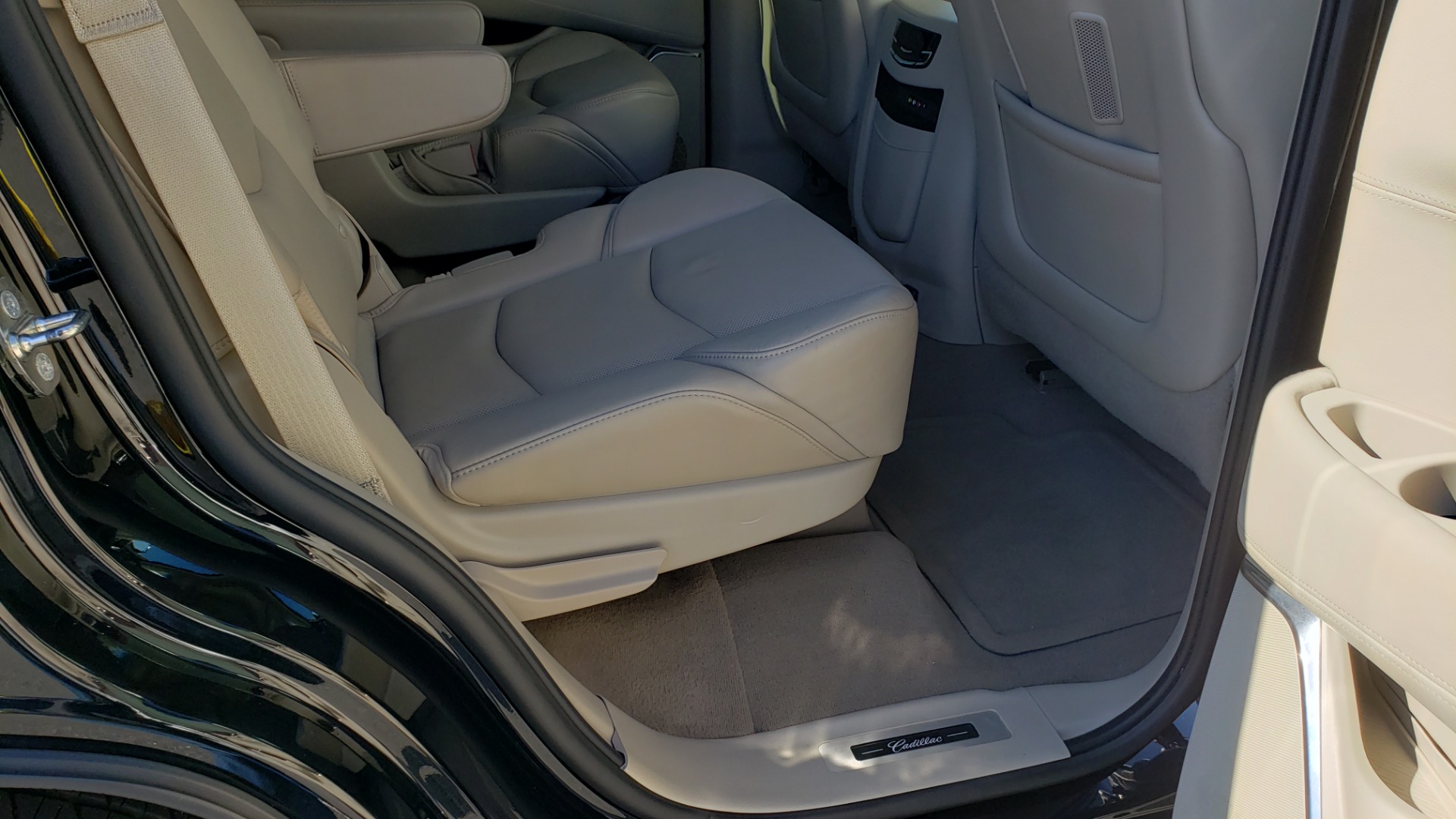 Used 2015 Cadillac ESCALADE PREMIUM 4WD / NAV / SUNROOF / REARVIEW / 3-ROW for sale Sold at Formula Imports in Charlotte NC 28227 79