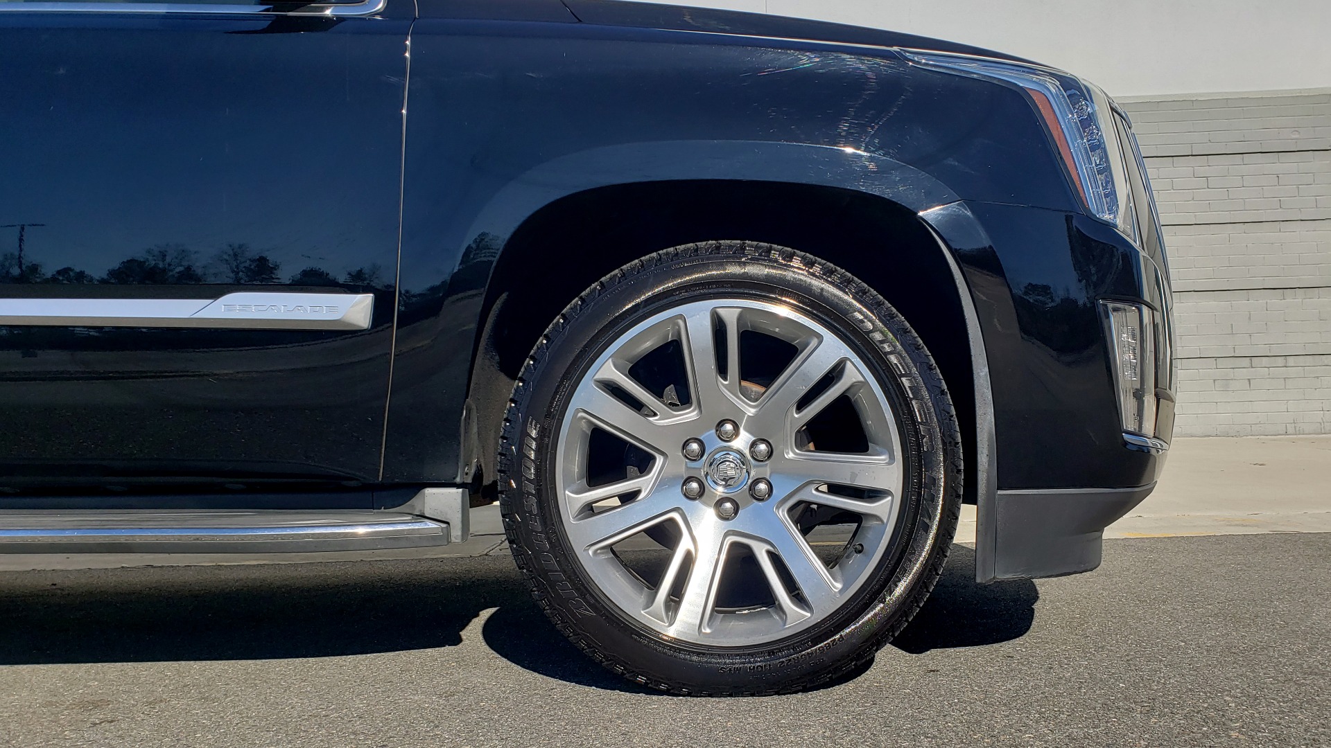 Used 2015 Cadillac ESCALADE PREMIUM 4WD / NAV / SUNROOF / REARVIEW / 3-ROW for sale Sold at Formula Imports in Charlotte NC 28227 90