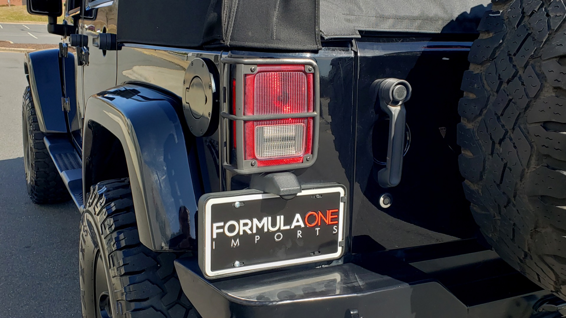 Used 2014 Jeep WRANGLER UNLIMITED SAHARA 4X4 / 3.6L V6 / 5-SPD AUTO / NAV / TOW PKG / SOFT-TOP for sale Sold at Formula Imports in Charlotte NC 28227 32