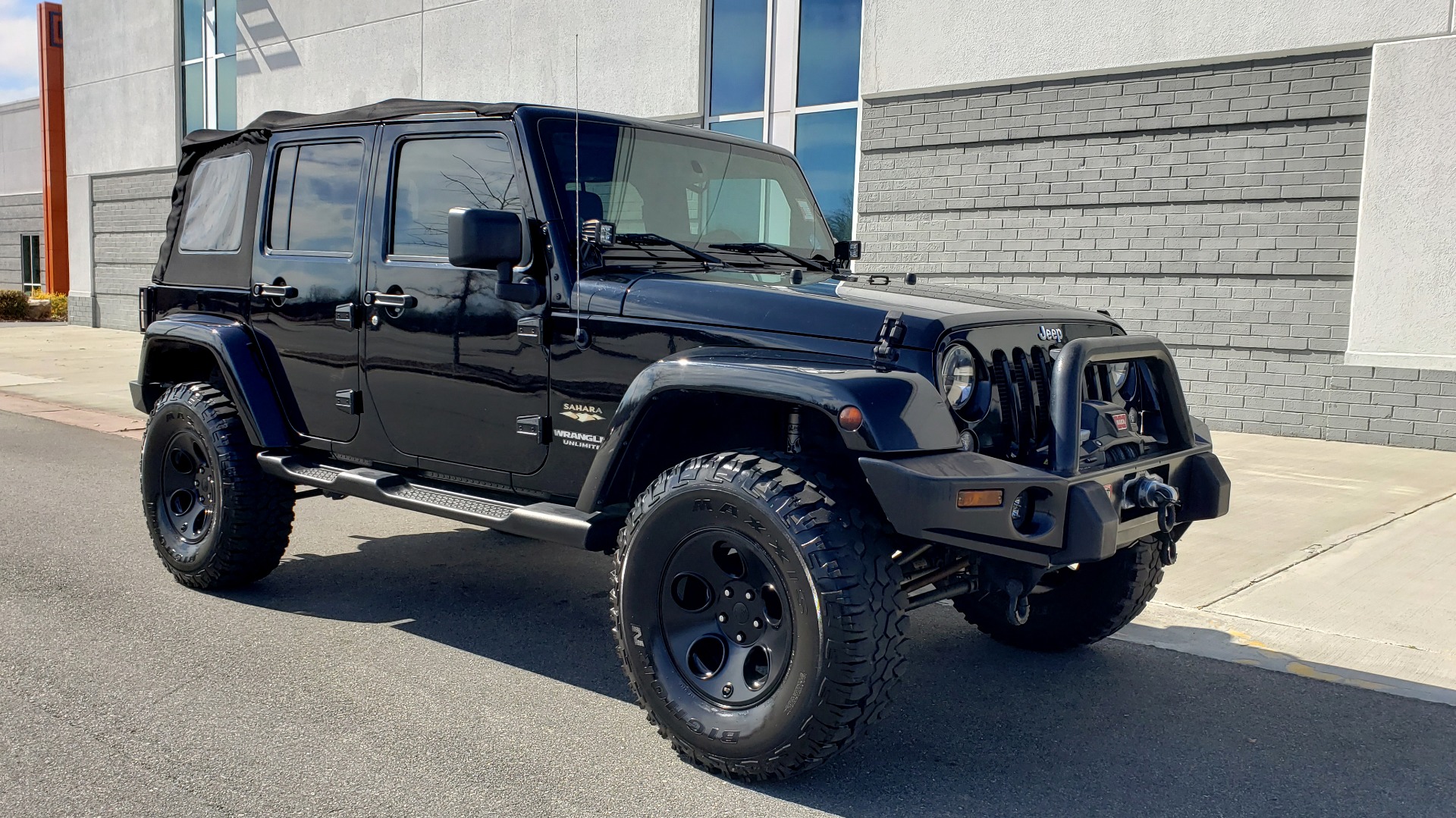 Used 2014 Jeep WRANGLER UNLIMITED SAHARA 4X4 / 3.6L V6 / 5-SPD AUTO / NAV / TOW PKG / SOFT-TOP for sale Sold at Formula Imports in Charlotte NC 28227 4