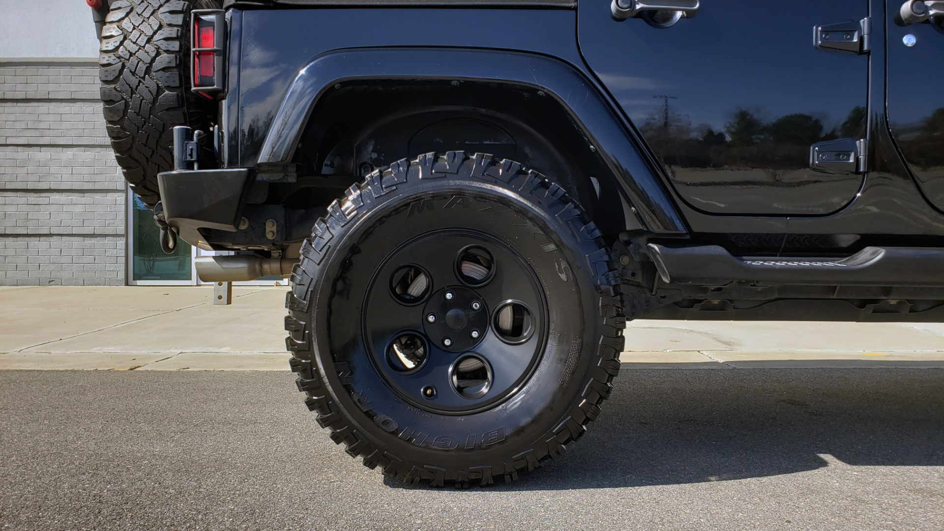 Used 2014 Jeep WRANGLER UNLIMITED SAHARA 4X4 / 3.6L V6 / 5-SPD AUTO / NAV / TOW PKG / SOFT-TOP for sale Sold at Formula Imports in Charlotte NC 28227 81