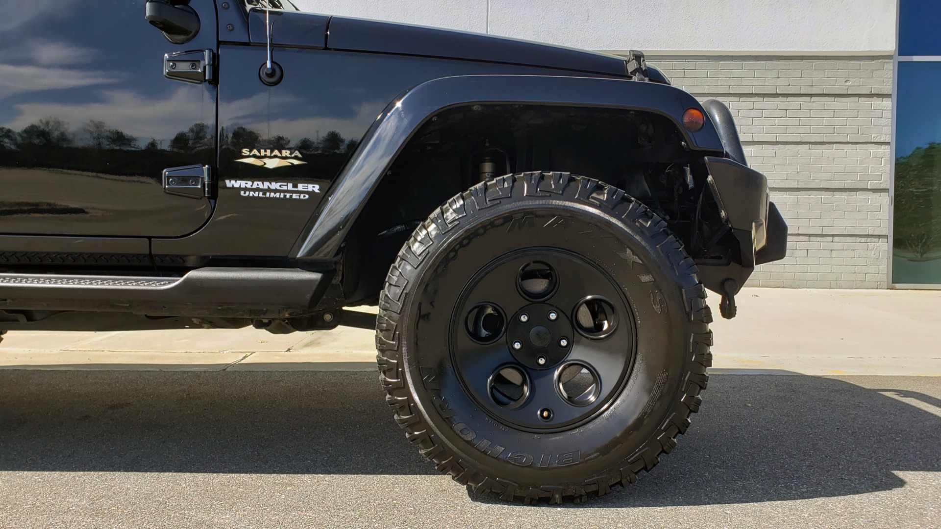 Used 2014 Jeep WRANGLER UNLIMITED SAHARA 4X4 / 3.6L V6 / 5-SPD AUTO / NAV / TOW PKG / SOFT-TOP for sale Sold at Formula Imports in Charlotte NC 28227 82