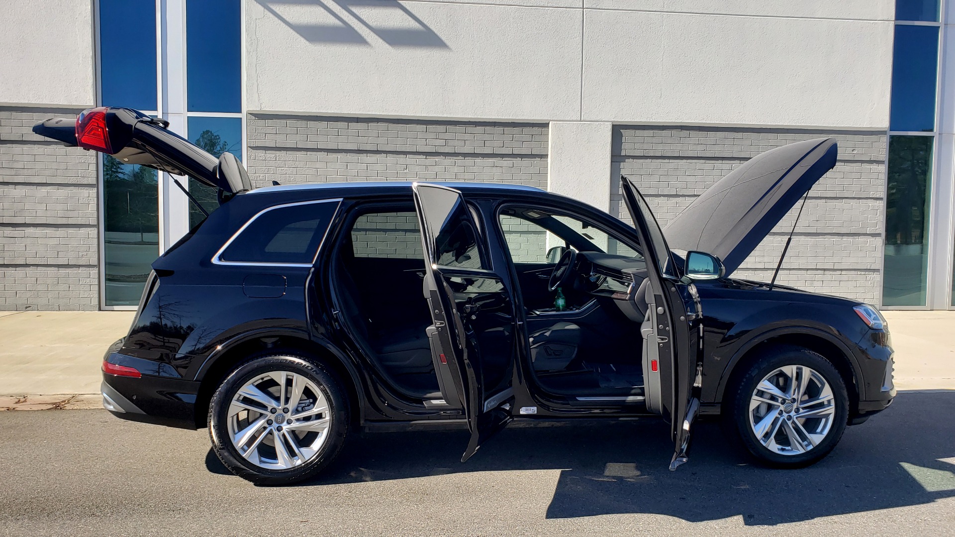 Used 2020 Audi Q7 PREMIUM PLUS / NAV / SUNROOF / 3-ROW / REARVIEW for sale Sold at Formula Imports in Charlotte NC 28227 11