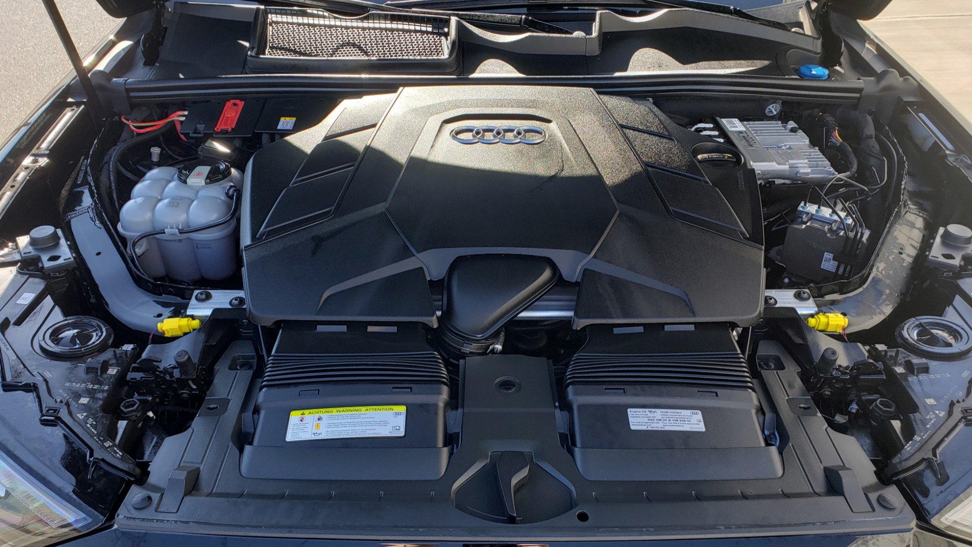 Used 2020 Audi Q7 PREMIUM PLUS / NAV / SUNROOF / 3-ROW / REARVIEW for sale Sold at Formula Imports in Charlotte NC 28227 12