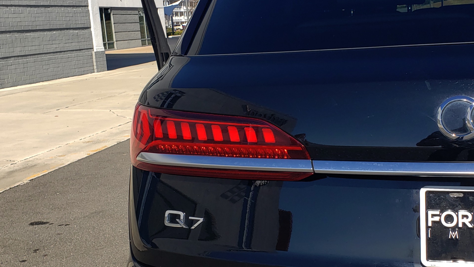Used 2020 Audi Q7 PREMIUM PLUS / NAV / SUNROOF / 3-ROW / REARVIEW for sale Sold at Formula Imports in Charlotte NC 28227 20
