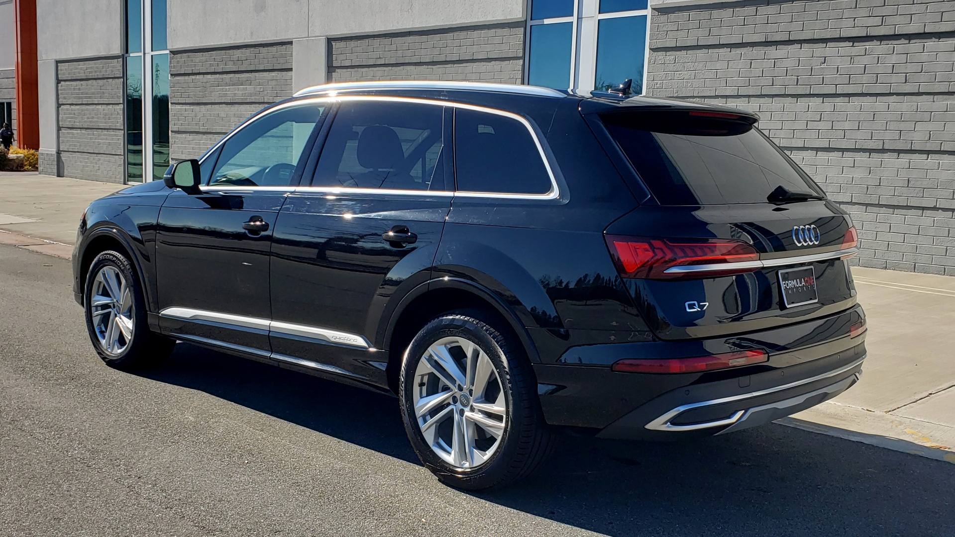 Used 2020 Audi Q7 PREMIUM PLUS / NAV / SUNROOF / 3-ROW / REARVIEW for sale Sold at Formula Imports in Charlotte NC 28227 5