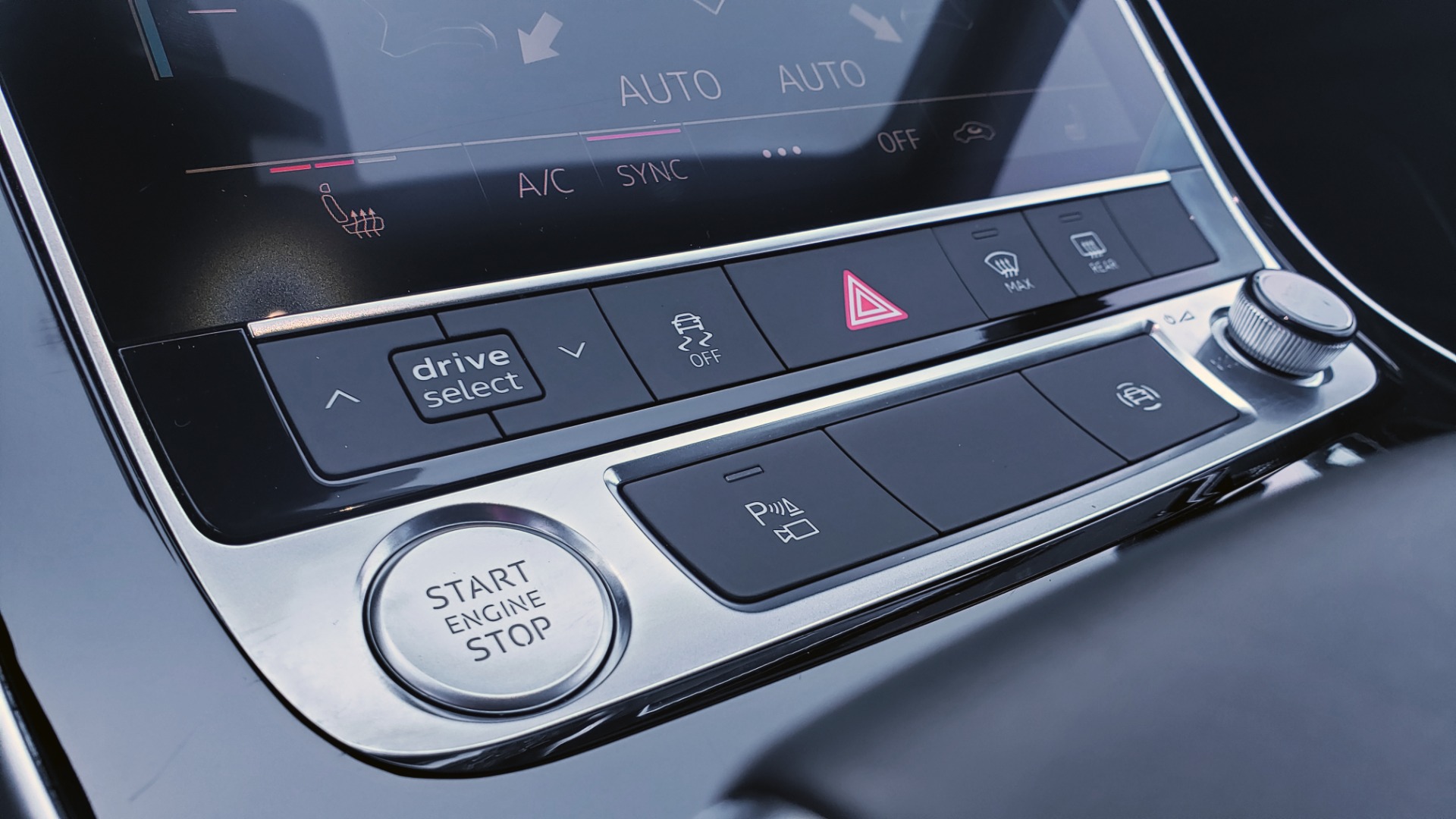 Used 2020 Audi Q7 PREMIUM PLUS / NAV / SUNROOF / 3-ROW / REARVIEW for sale Sold at Formula Imports in Charlotte NC 28227 51