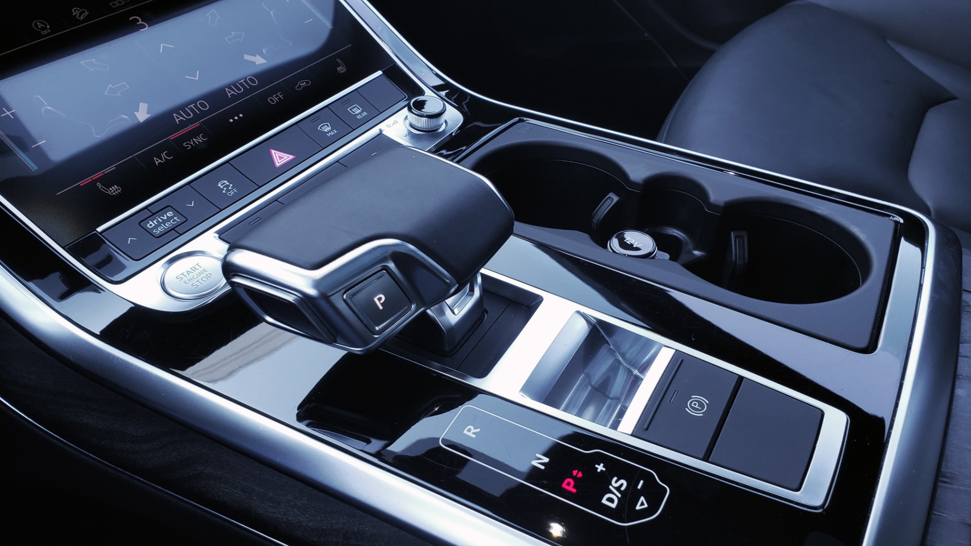 Used 2020 Audi Q7 PREMIUM PLUS / NAV / SUNROOF / 3-ROW / REARVIEW for sale Sold at Formula Imports in Charlotte NC 28227 52