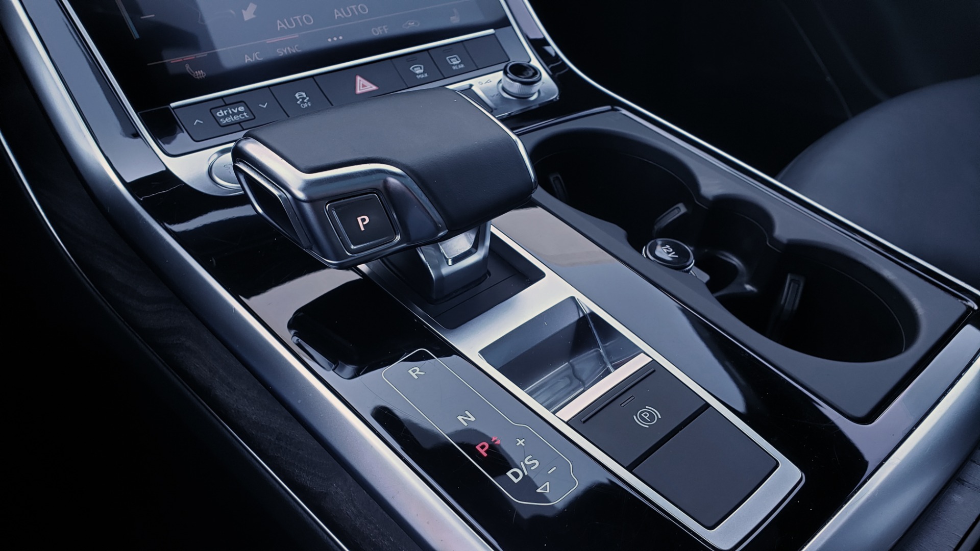 Used 2020 Audi Q7 PREMIUM PLUS / NAV / SUNROOF / 3-ROW / REARVIEW for sale Sold at Formula Imports in Charlotte NC 28227 54