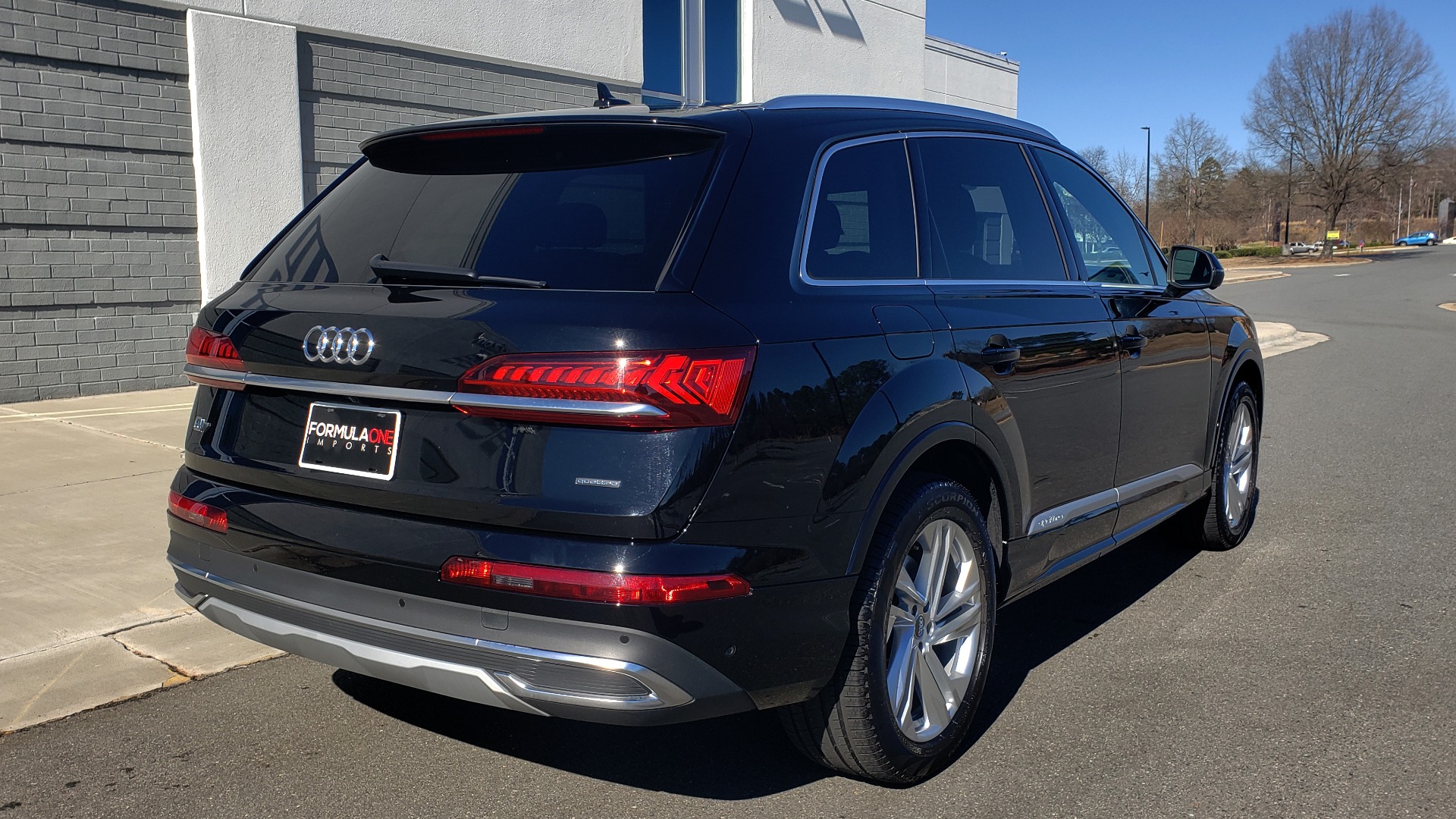 Used 2020 Audi Q7 PREMIUM PLUS / NAV / SUNROOF / 3-ROW / REARVIEW for sale Sold at Formula Imports in Charlotte NC 28227 7