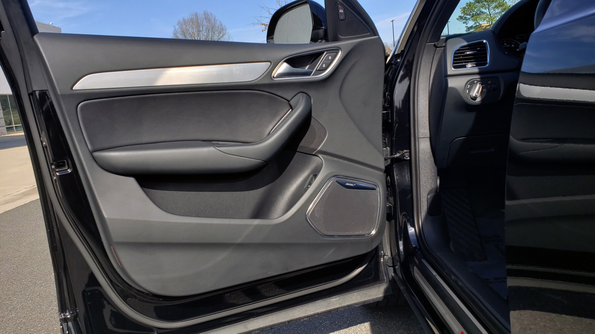 Used 2018 Audi Q3 SPORT PREMIUM PLUS / TECHNOLOGY / SUNROOF / BOSE / REARVIEW for sale Sold at Formula Imports in Charlotte NC 28227 32
