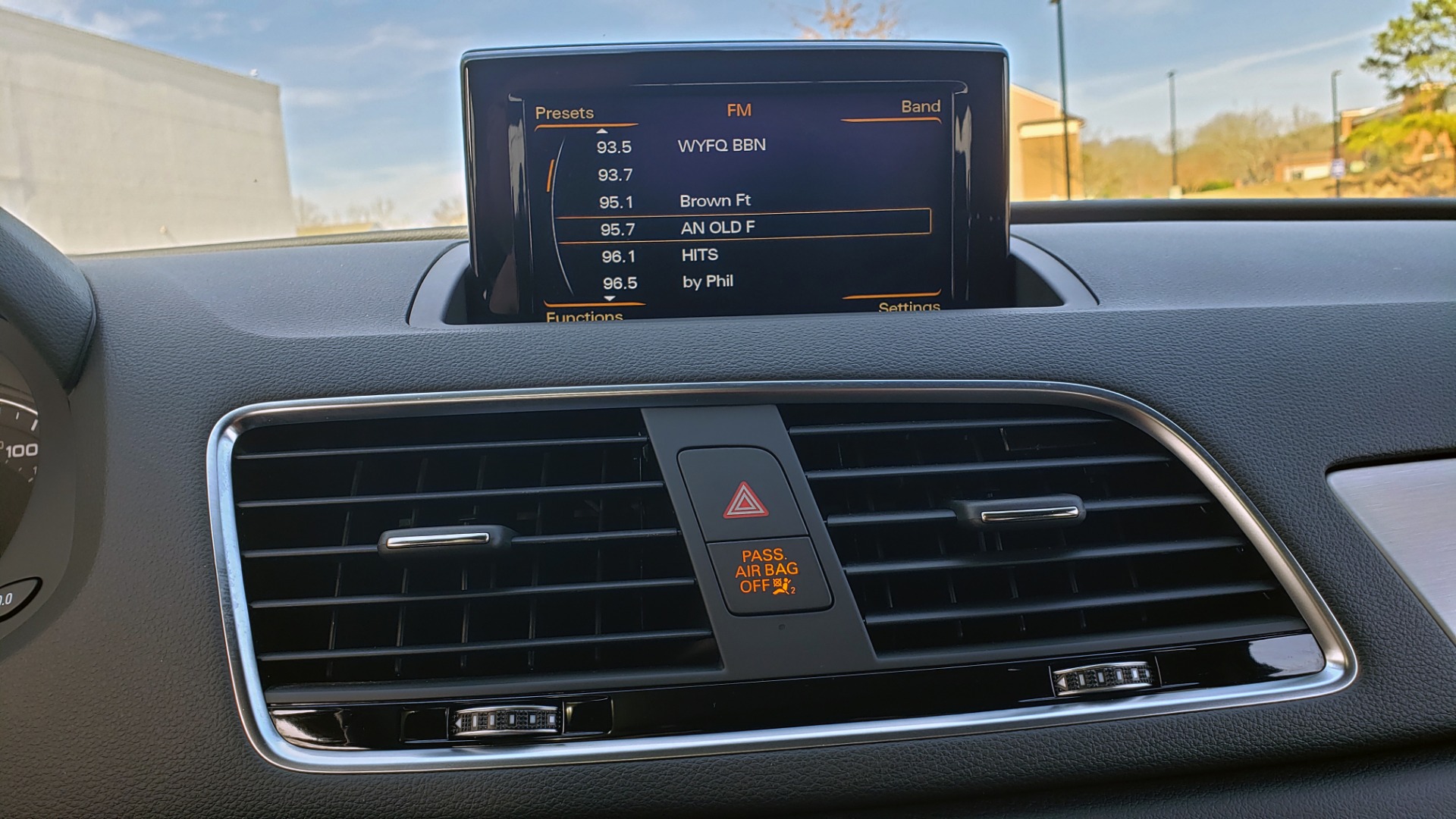 Used 2018 Audi Q3 SPORT PREMIUM PLUS / TECHNOLOGY / SUNROOF / BOSE / REARVIEW for sale Sold at Formula Imports in Charlotte NC 28227 42