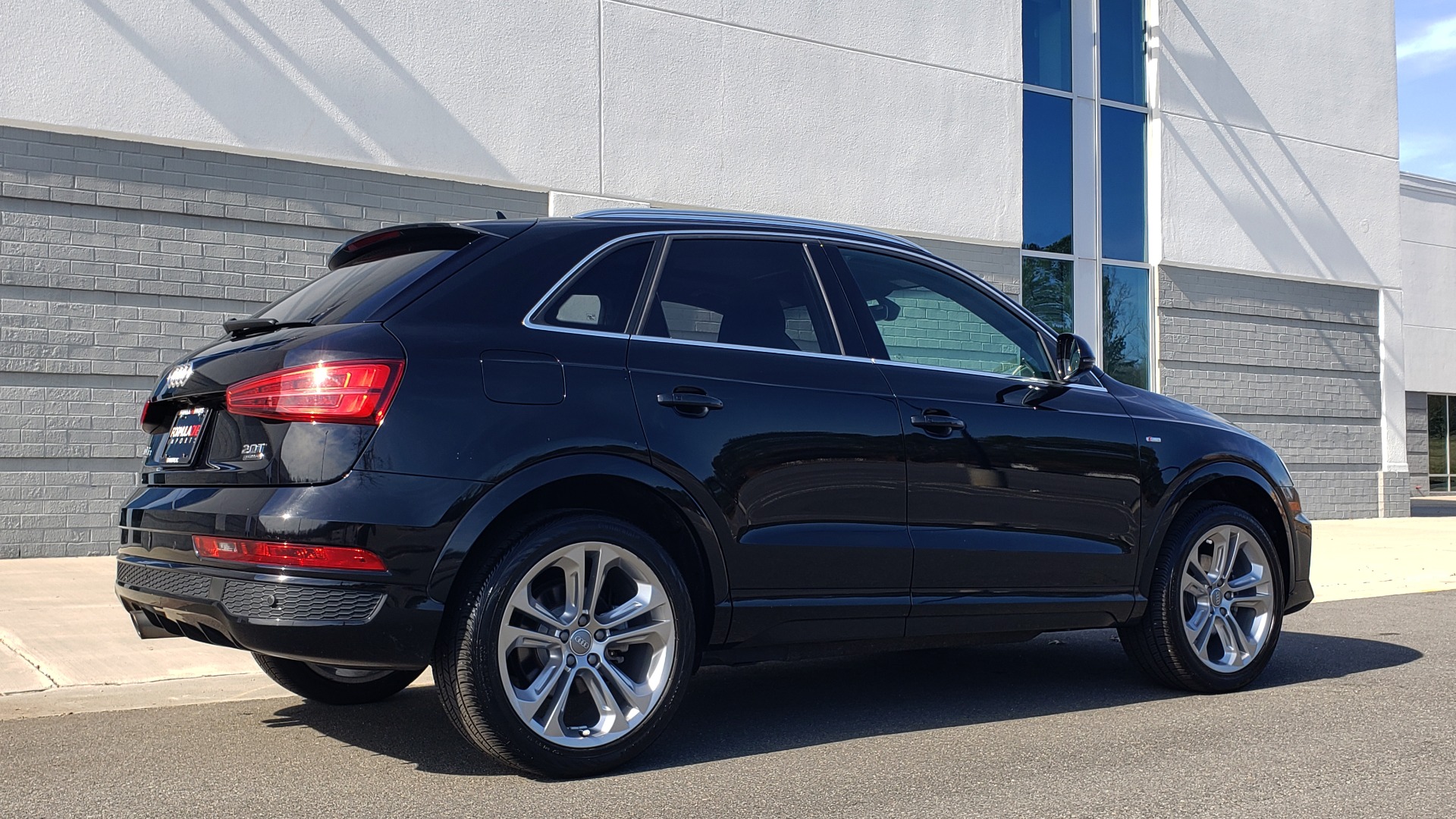 Used 2018 Audi Q3 SPORT PREMIUM PLUS / TECHNOLOGY / SUNROOF / BOSE / REARVIEW for sale Sold at Formula Imports in Charlotte NC 28227 6