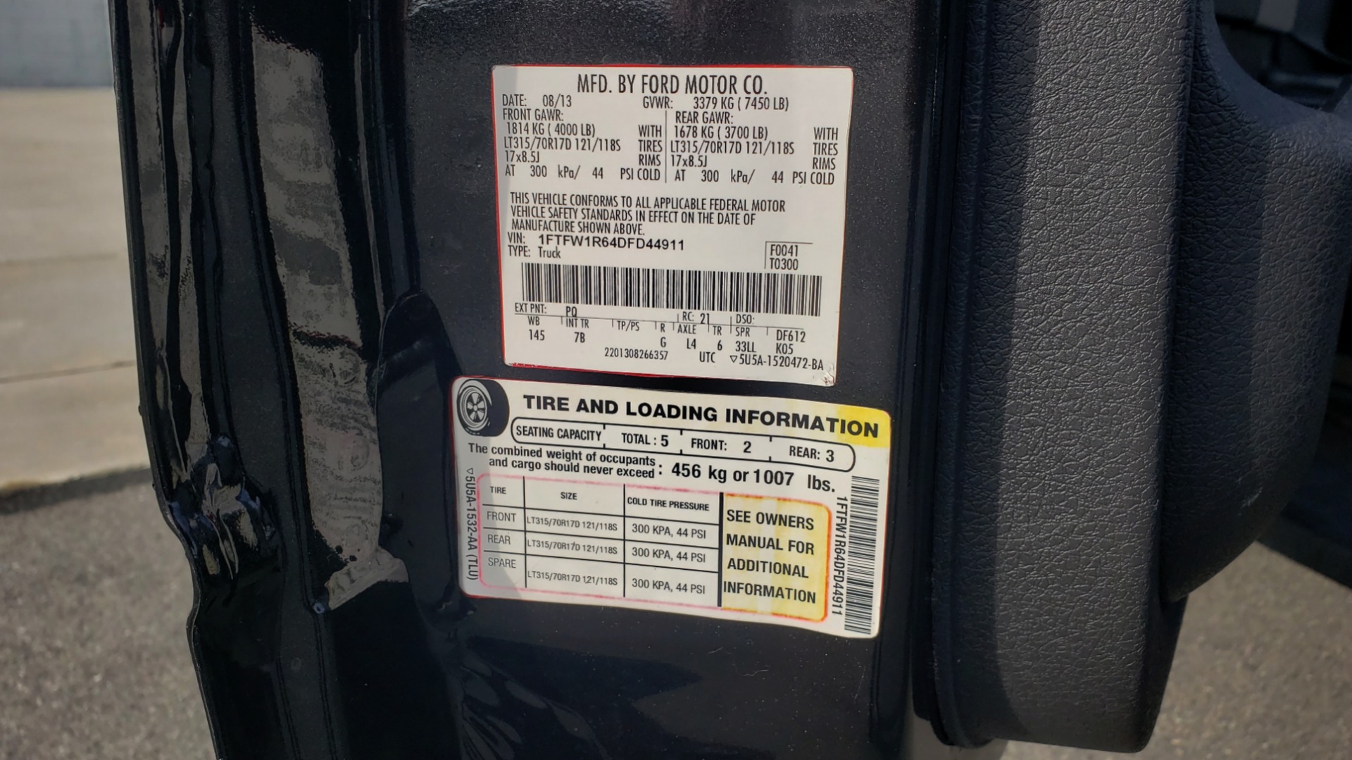 Used 2013 Ford F-150 SVT RAPTOR 4X4 SUPERCREW / 6.2L V8 / 6-SPD AUTO / NAV / LUX PKG for sale Sold at Formula Imports in Charlotte NC 28227 102