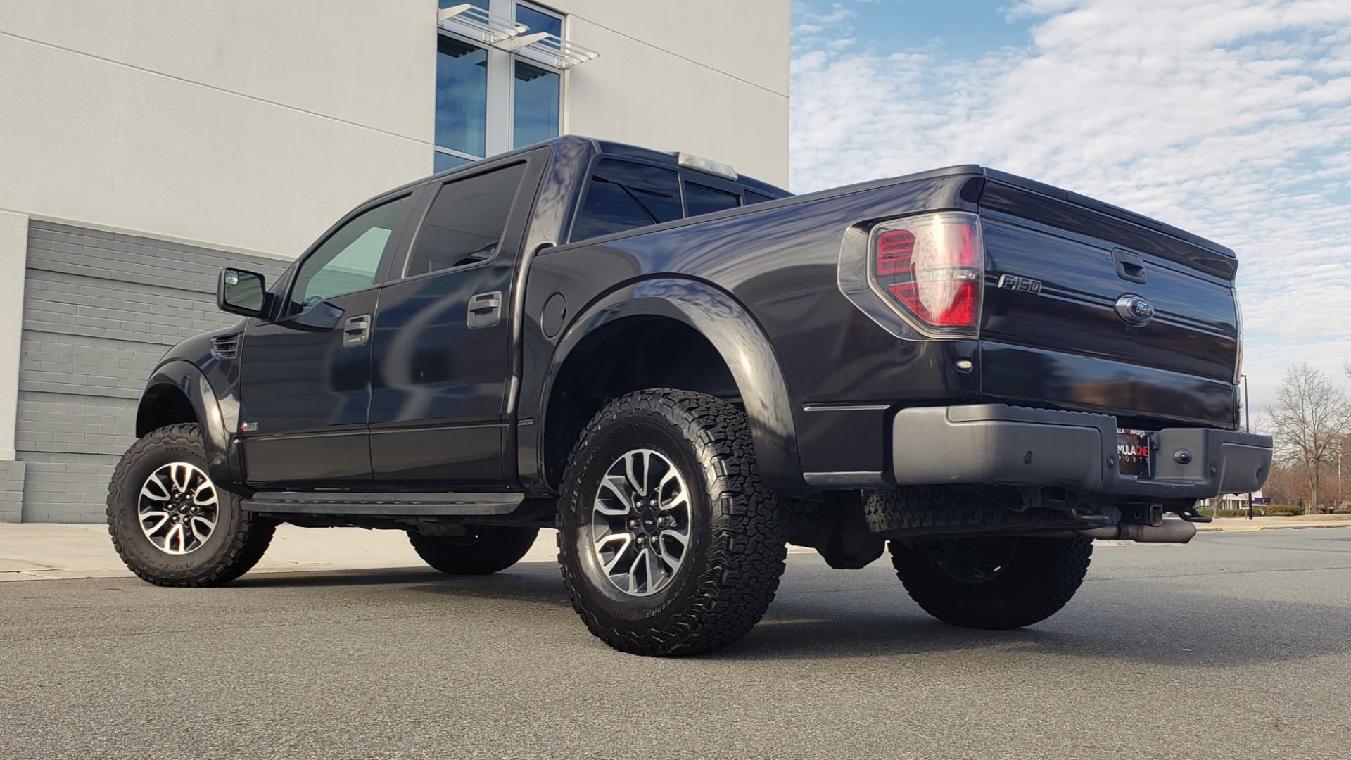 Used 2013 Ford F-150 SVT RAPTOR 4X4 SUPERCREW / 6.2L V8 / 6-SPD AUTO / NAV / LUX PKG for sale Sold at Formula Imports in Charlotte NC 28227 2
