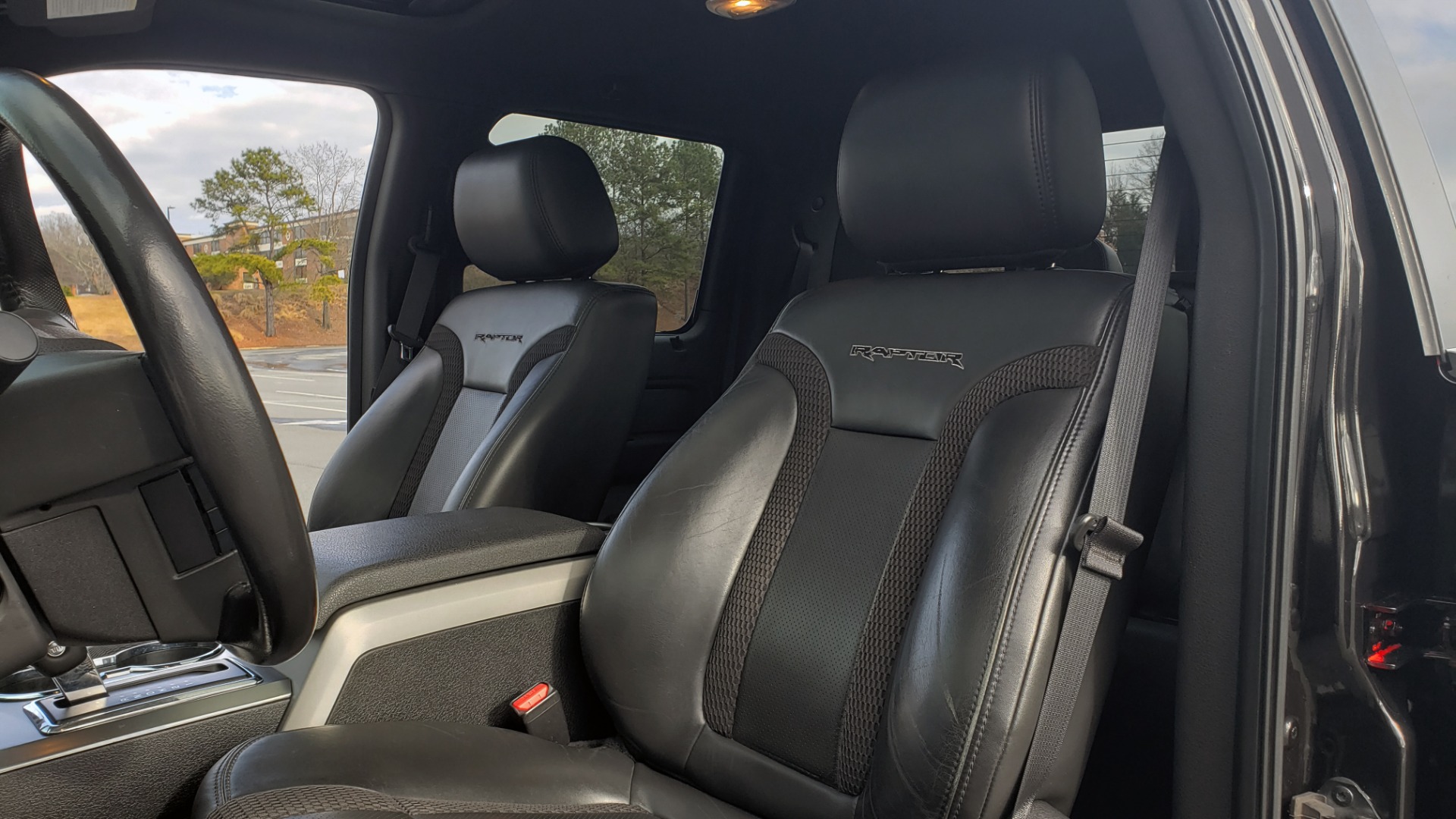 Used 2013 Ford F-150 SVT RAPTOR 4X4 SUPERCREW / 6.2L V8 / 6-SPD AUTO / NAV / LUX PKG for sale Sold at Formula Imports in Charlotte NC 28227 45
