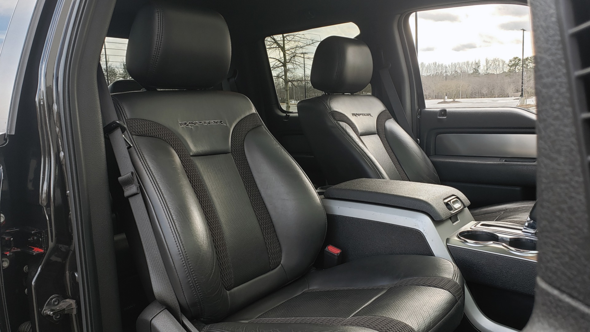 Used 2013 Ford F-150 SVT RAPTOR 4X4 SUPERCREW / 6.2L V8 / 6-SPD AUTO / NAV / LUX PKG for sale Sold at Formula Imports in Charlotte NC 28227 55