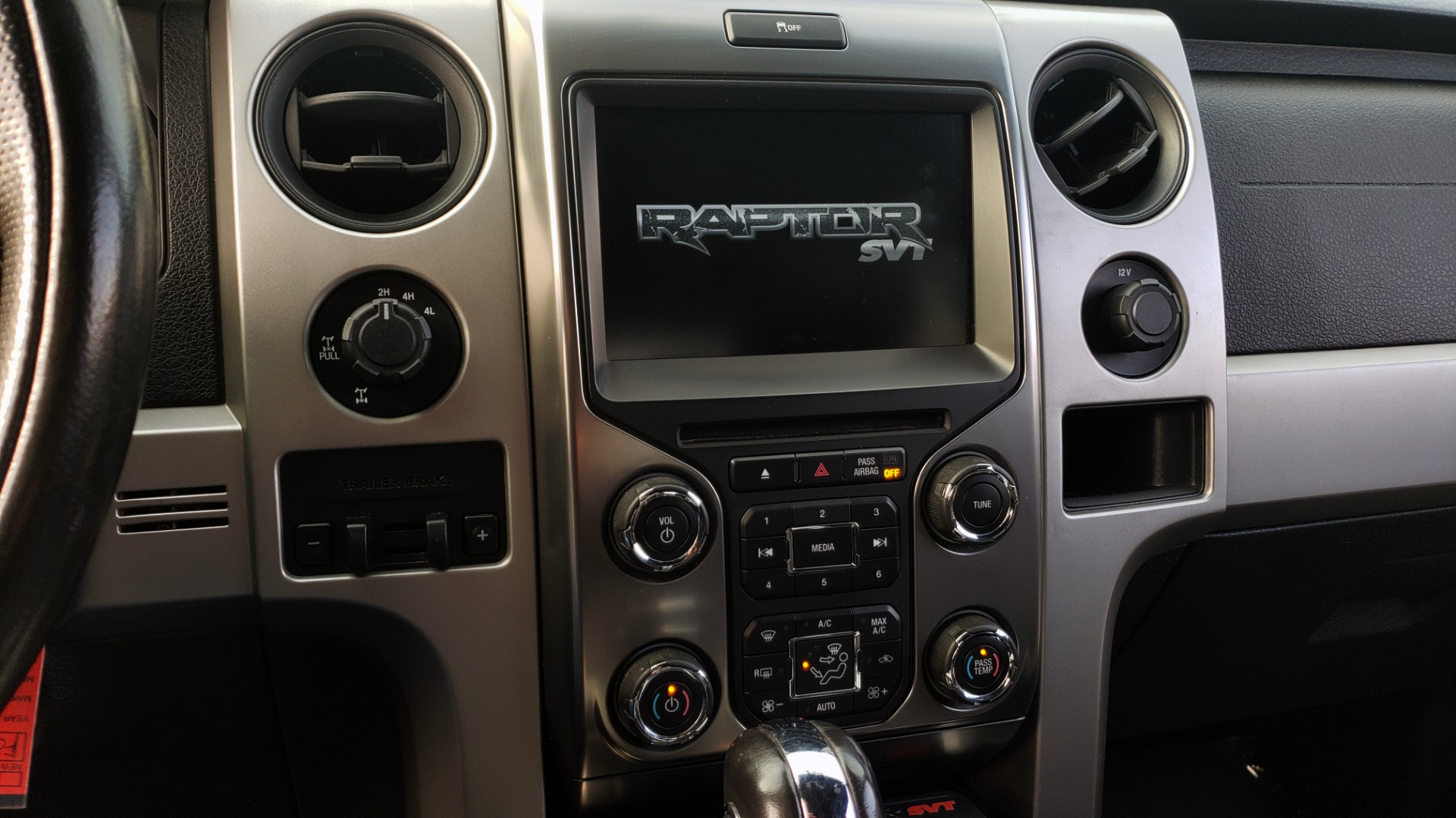 Used 2013 Ford F-150 SVT RAPTOR 4X4 SUPERCREW / 6.2L V8 / 6-SPD AUTO / NAV / LUX PKG for sale Sold at Formula Imports in Charlotte NC 28227 67