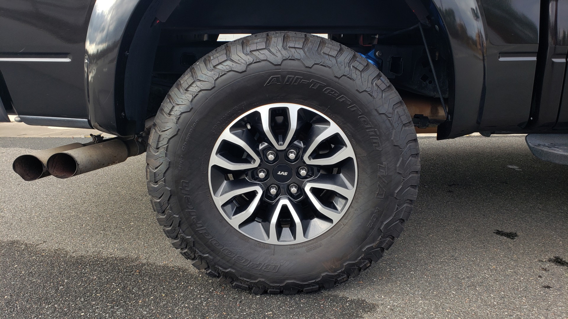 Used 2013 Ford F-150 SVT RAPTOR 4X4 SUPERCREW / 6.2L V8 / 6-SPD AUTO / NAV / LUX PKG for sale Sold at Formula Imports in Charlotte NC 28227 95