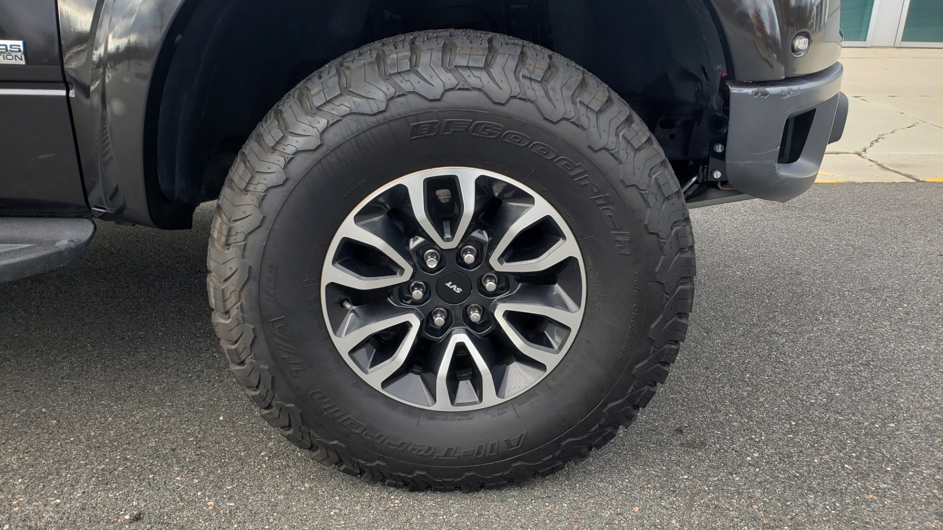Used 2013 Ford F-150 SVT RAPTOR 4X4 SUPERCREW / 6.2L V8 / 6-SPD AUTO / NAV / LUX PKG for sale Sold at Formula Imports in Charlotte NC 28227 96
