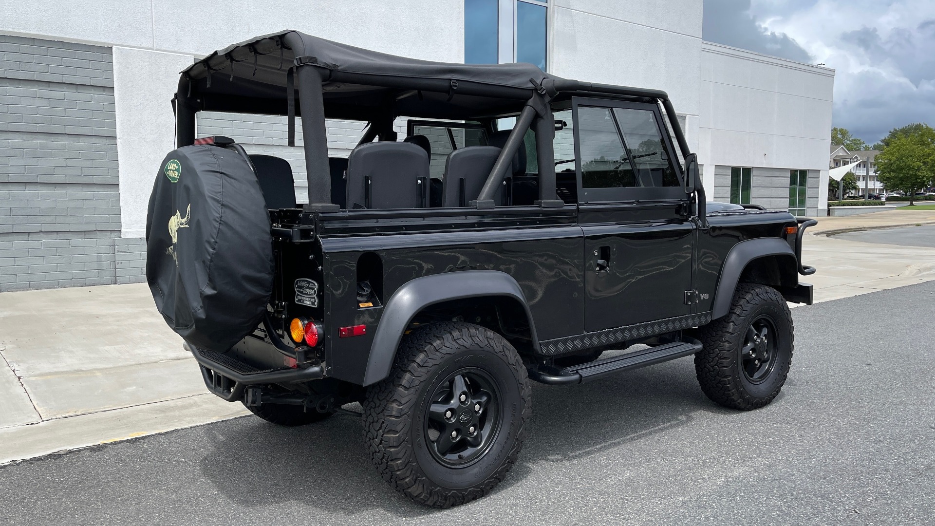 Used 1995 Land Rover DEFENDER 90 4x4 / 3.9L V8 / SOFT-TOP / 5-SPD MANUAL / RUNS GREAT for sale Sold at Formula Imports in Charlotte NC 28227 10