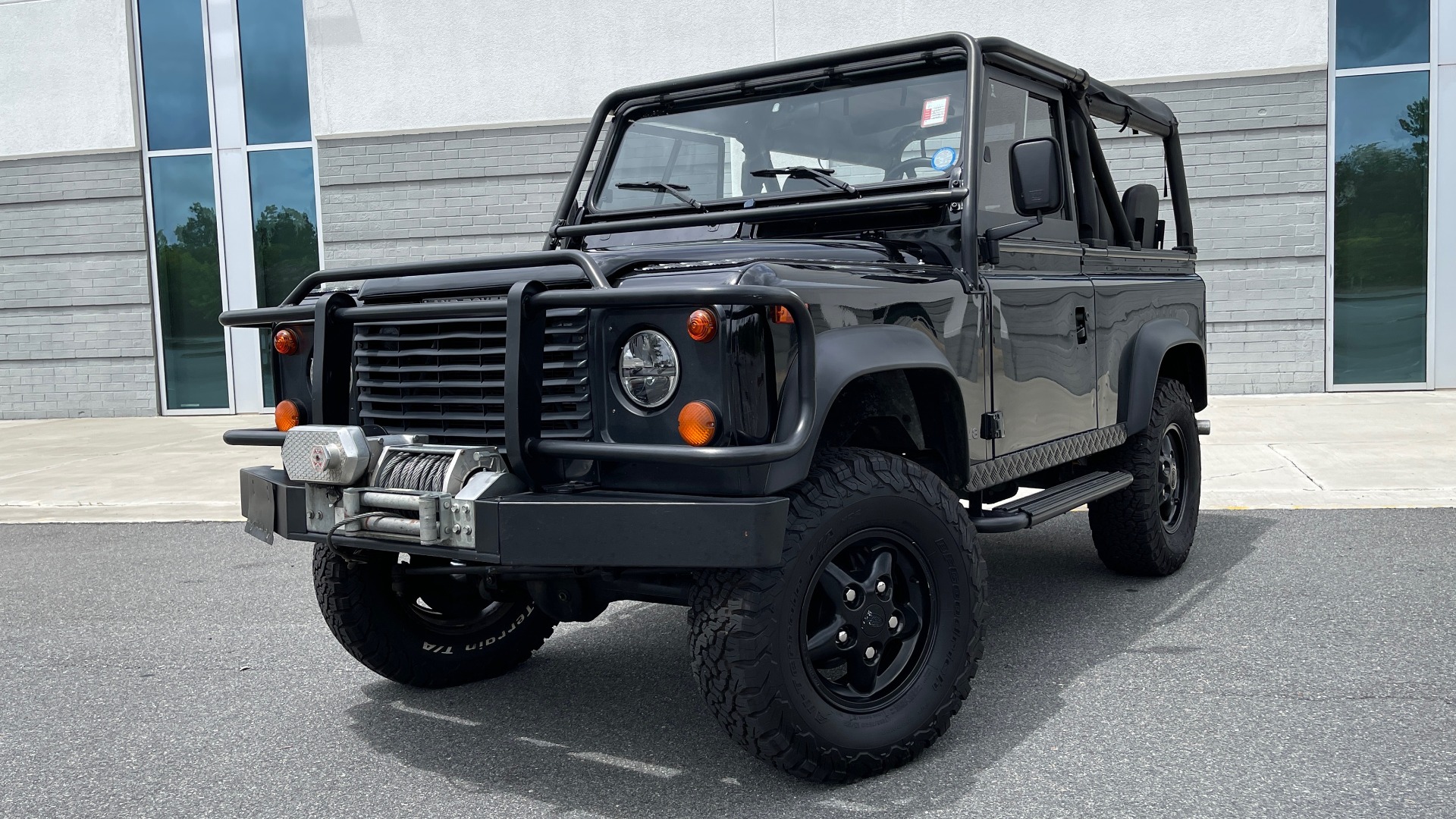 Used 1995 Land Rover DEFENDER 90 4x4 / 3.9L V8 / SOFT-TOP / 5-SPD MANUAL / RUNS GREAT for sale Sold at Formula Imports in Charlotte NC 28227 2