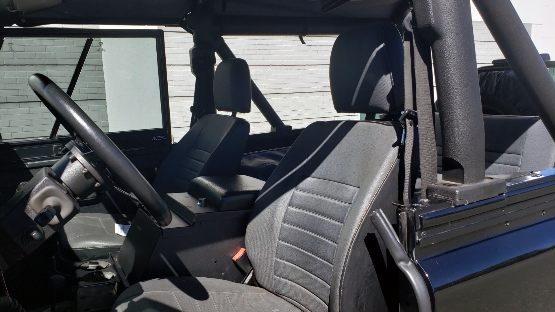 Used 1995 Land Rover DEFENDER 90 4x4 / 3.9L V8 / SOFT-TOP / 5-SPD MANUAL / RUNS GREAT for sale Sold at Formula Imports in Charlotte NC 28227 24