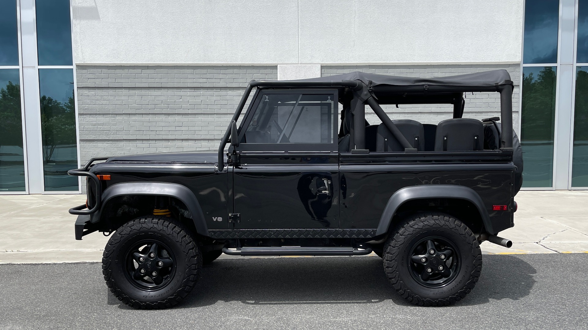 Used 1995 Land Rover DEFENDER 90 4x4 / 3.9L V8 / SOFT-TOP / 5-SPD MANUAL / RUNS GREAT for sale Sold at Formula Imports in Charlotte NC 28227 4