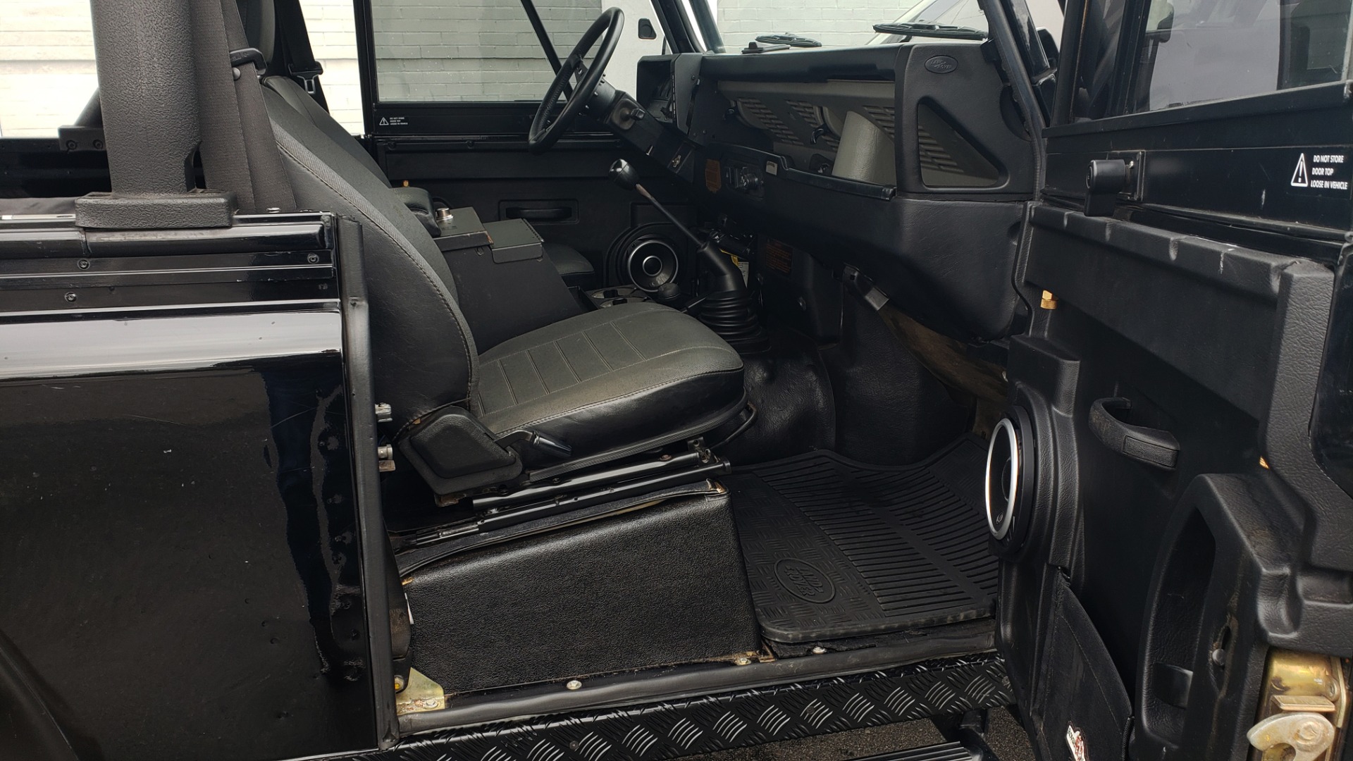 Used 1995 Land Rover DEFENDER 90 4x4 / 3.9L V8 / SOFT-TOP / 5-SPD MANUAL / RUNS GREAT for sale Sold at Formula Imports in Charlotte NC 28227 48