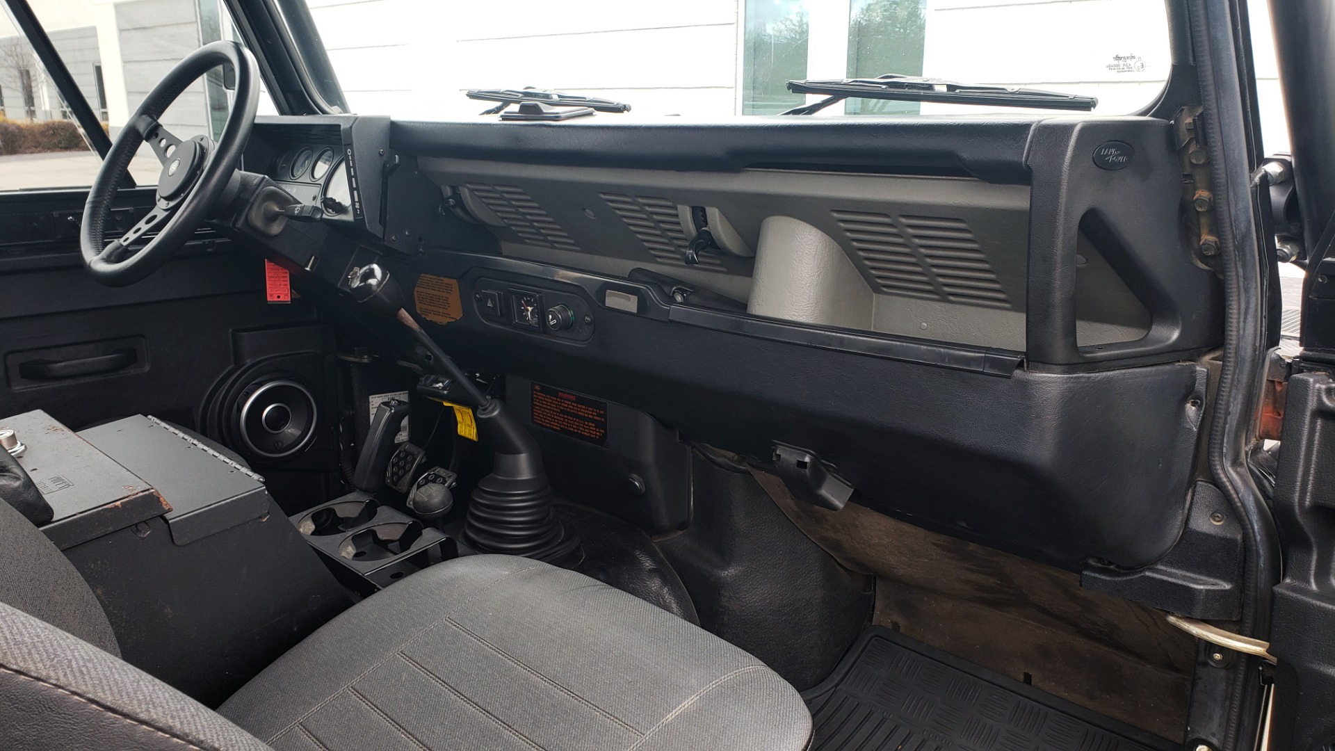 Used 1995 Land Rover DEFENDER 90 4x4 / 3.9L V8 / SOFT-TOP / 5-SPD MANUAL / RUNS GREAT for sale Sold at Formula Imports in Charlotte NC 28227 85