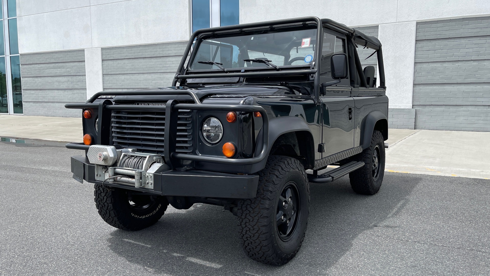 Used 1995 Land Rover DEFENDER 90 4x4 / 3.9L V8 / SOFT-TOP / 5-SPD MANUAL / RUNS GREAT for sale Sold at Formula Imports in Charlotte NC 28227 1