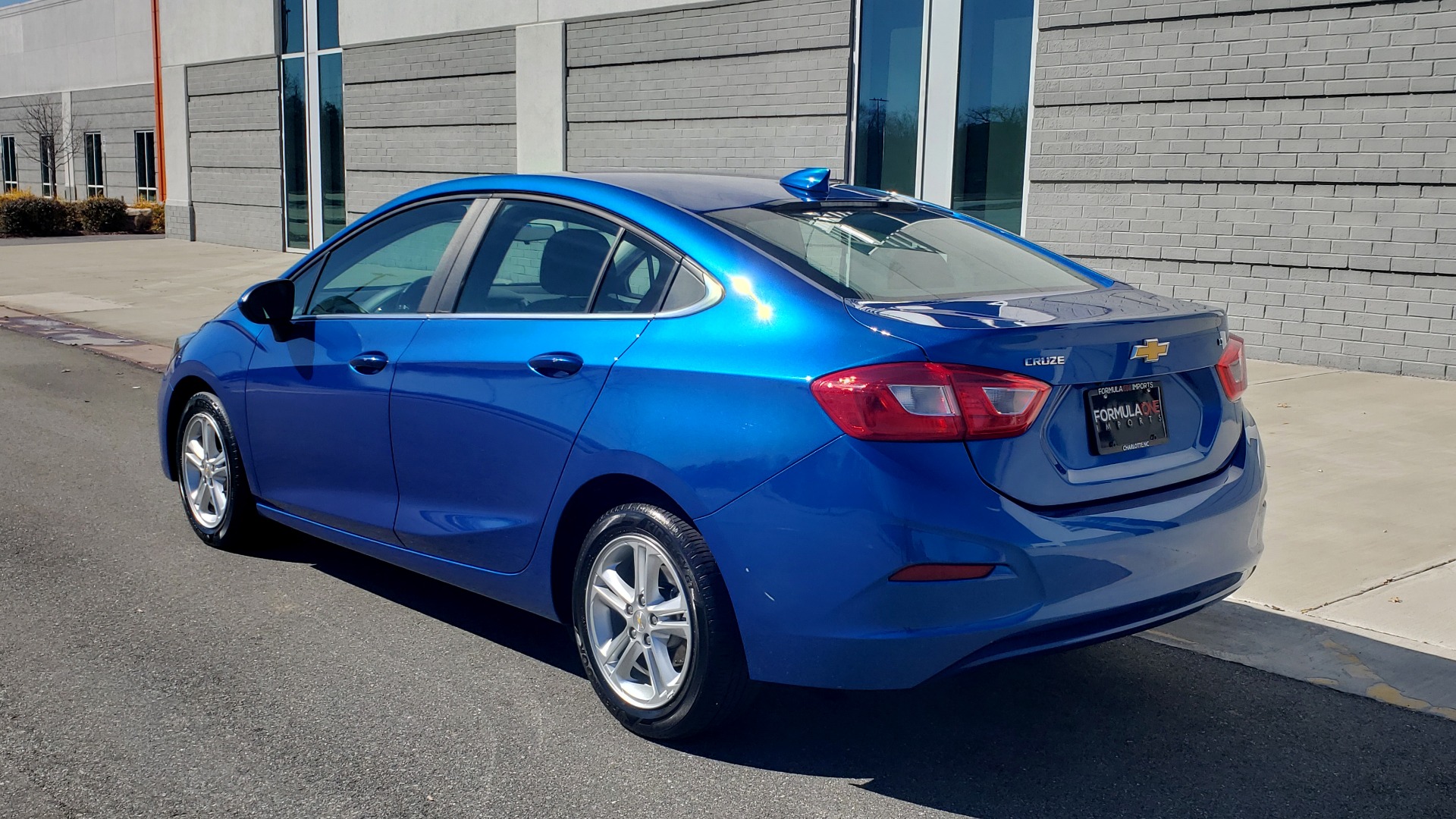 Used 2017 Chevrolet CRUZE LT 1.4L 1SD / 6-SPD AUTO / HTS STS / REMOTE START / REARVIEW for sale Sold at Formula Imports in Charlotte NC 28227 3