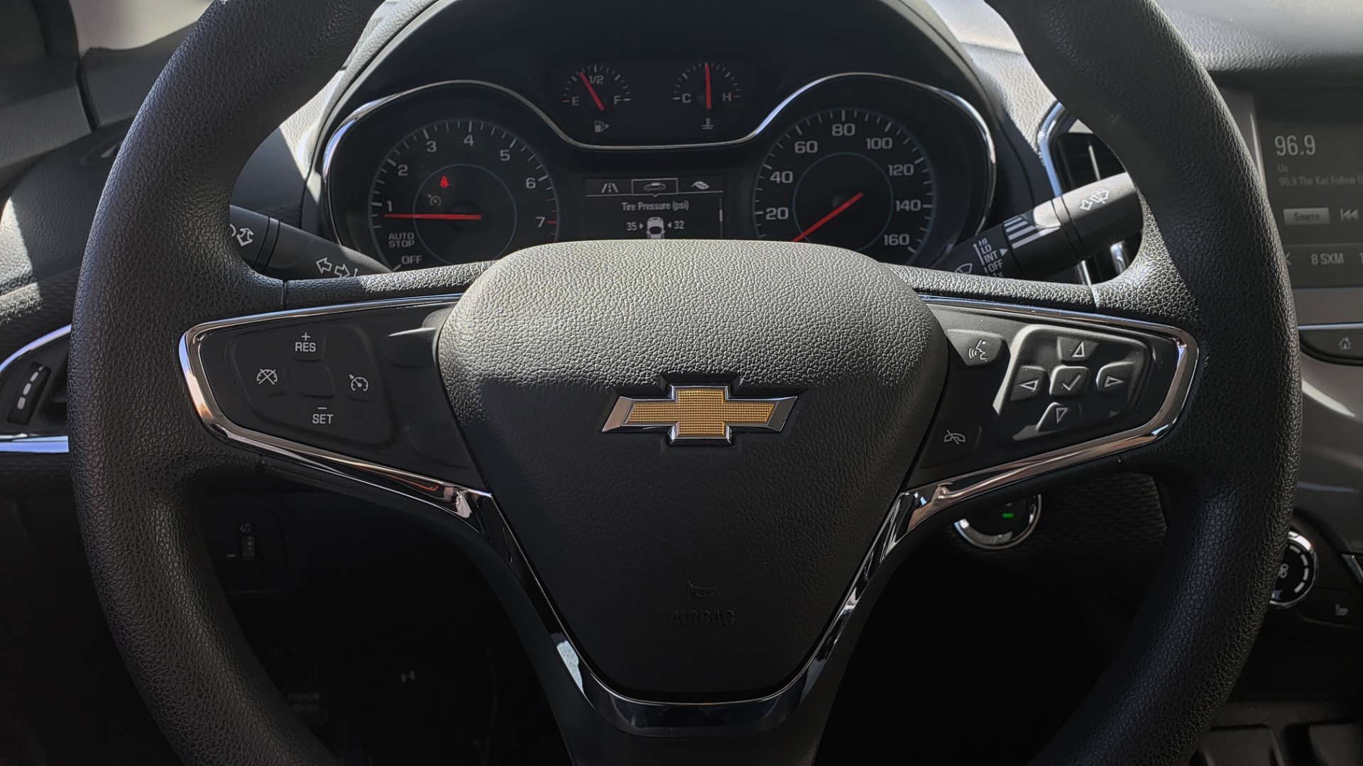 Used 2017 Chevrolet CRUZE LT 1.4L 1SD / 6-SPD AUTO / HTS STS / REMOTE START / REARVIEW for sale Sold at Formula Imports in Charlotte NC 28227 30