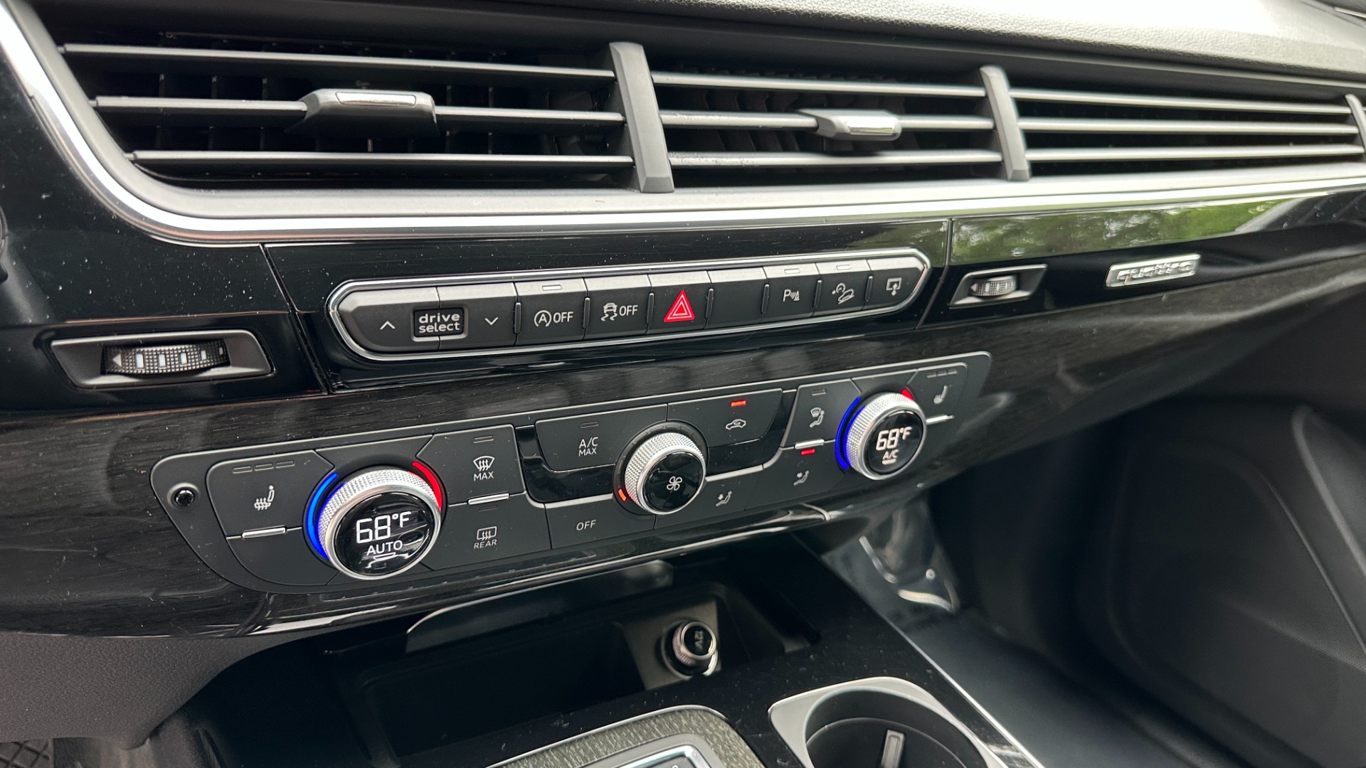 Used 2017 Audi Q7 PREMIUM PLUS / VISION PACKAGE / GRAY OAK TRIM / QUATTRO for sale Sold at Formula Imports in Charlotte NC 28227 18
