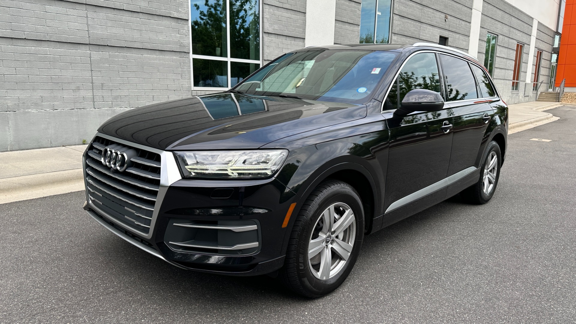 Used 2017 Audi Q7 PREMIUM PLUS / VISION PACKAGE / GRAY OAK TRIM / QUATTRO for sale Sold at Formula Imports in Charlotte NC 28227 2