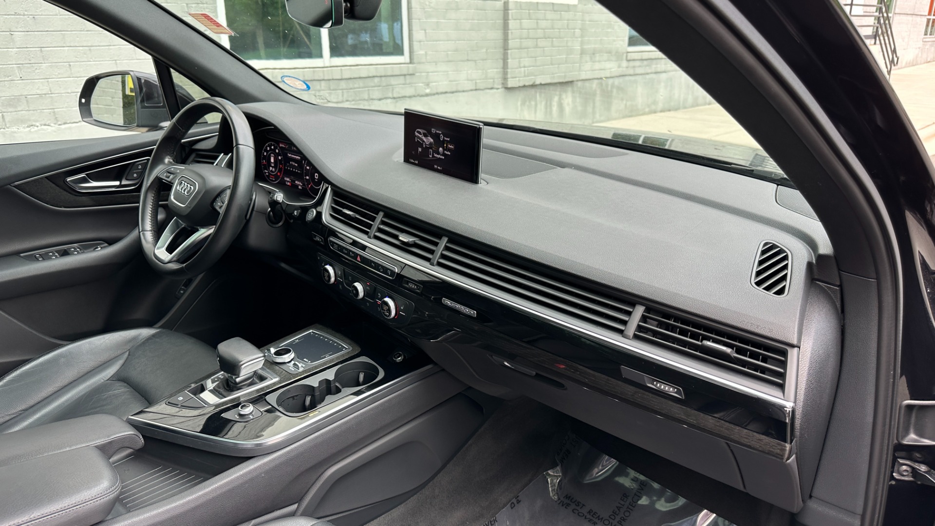 Used 2017 Audi Q7 PREMIUM PLUS / VISION PACKAGE / GRAY OAK TRIM / QUATTRO for sale Sold at Formula Imports in Charlotte NC 28227 34