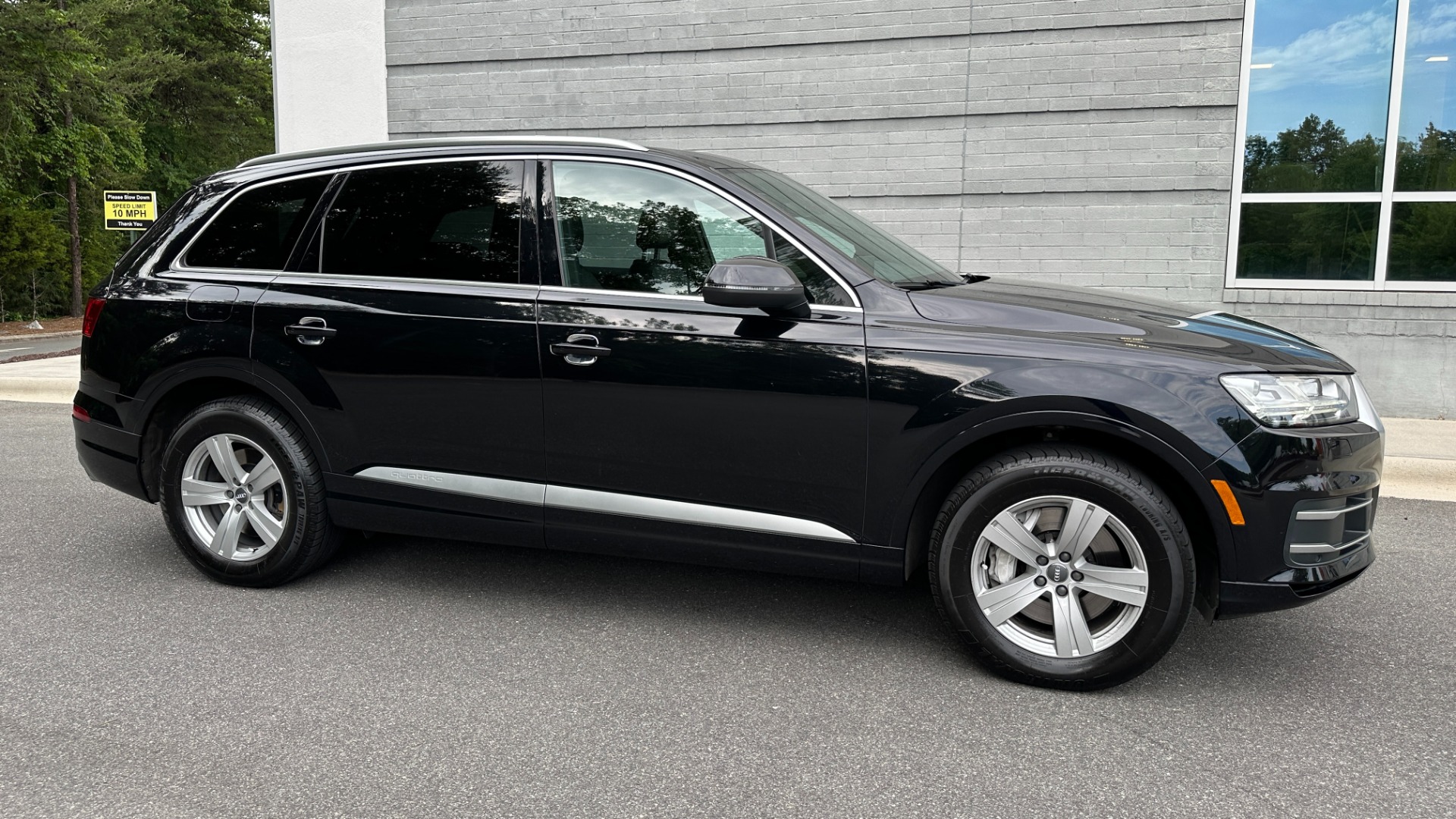 Used 2017 Audi Q7 PREMIUM PLUS / VISION PACKAGE / GRAY OAK TRIM / QUATTRO for sale Sold at Formula Imports in Charlotte NC 28227 6